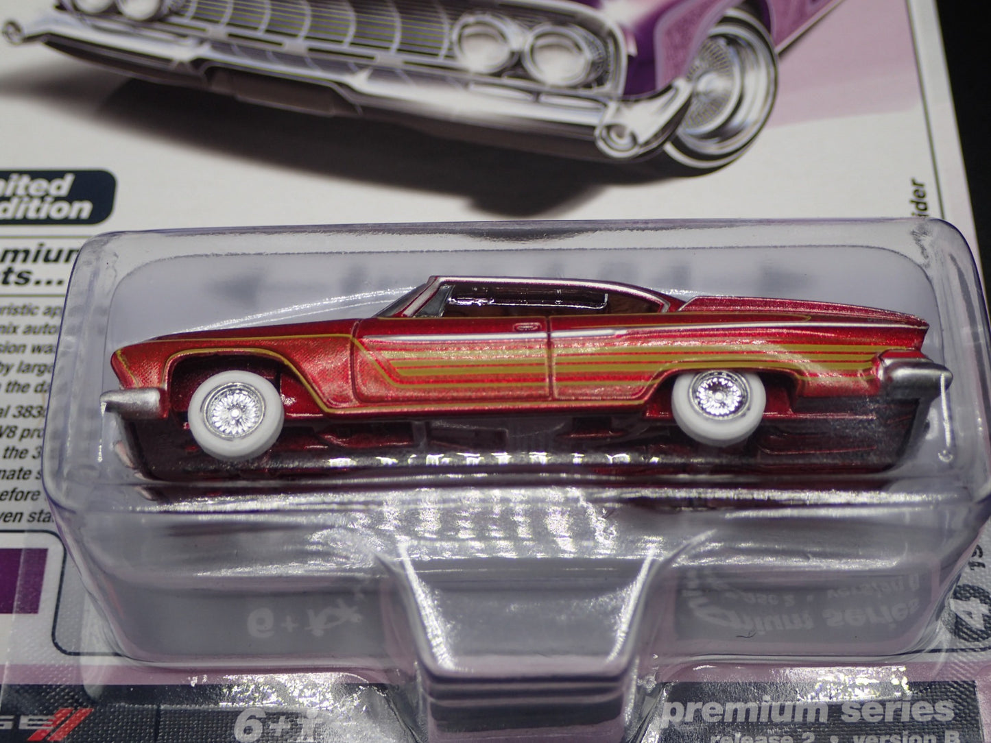 2025 AUTO WORLD ULTRA RED CHASE 1961 DODGE DART PHOENIX VINTAGE MUSCLE 2B
