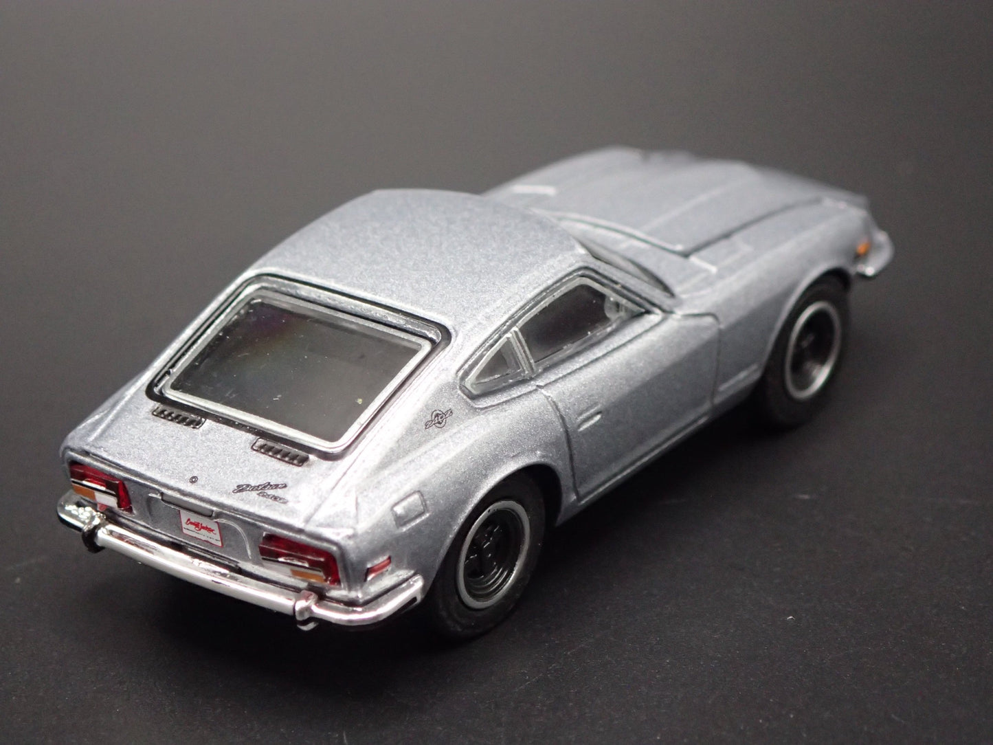 1970-1973 DATSUN 240Z GRAY 1:64 SCALE COLLECTIBLE DIORAMA DIECAST MODEL CAR