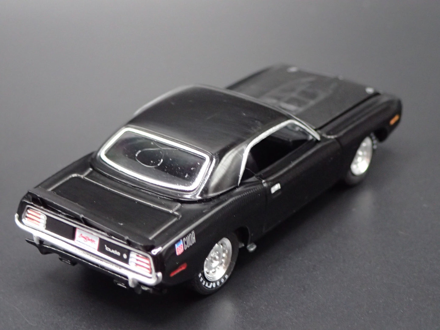 1970 70 PLYMOUTH AAR CUDA BLACK 1:64 SCALE COLLECTIBLE DIORAMA DIECAST MODEL CAR