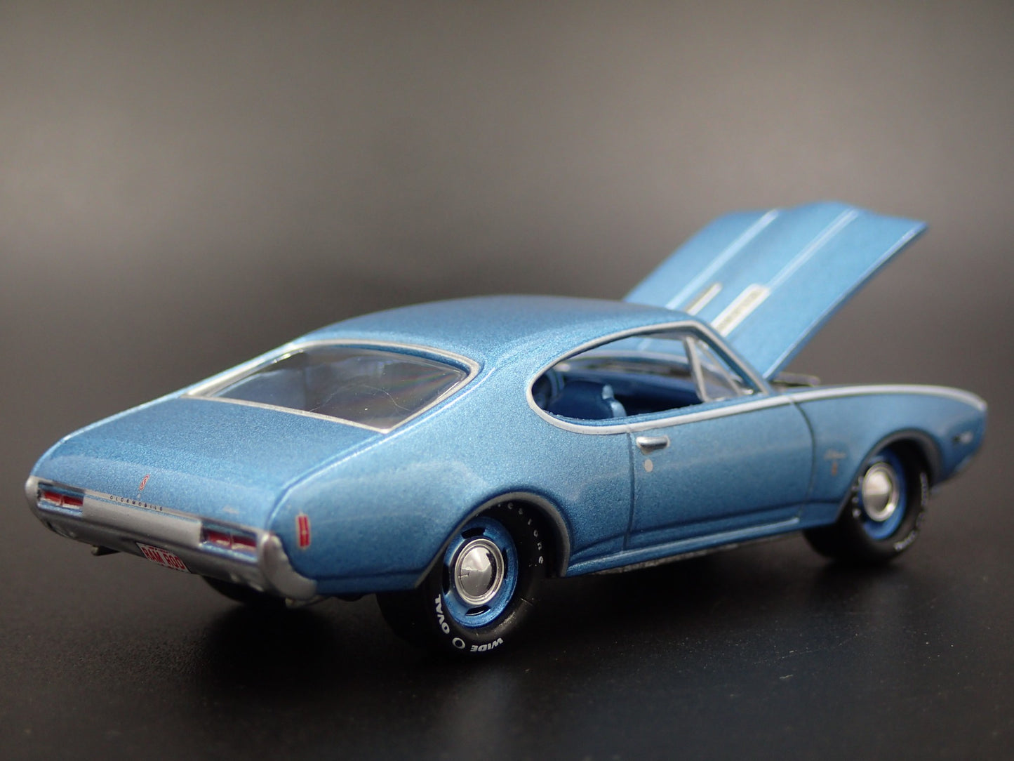 1968 68 OLDS OLDSMOBILE CUTLASS W31 RAM ROD 1/64 SCALE DIORAMA DIECAST MODEL CAR