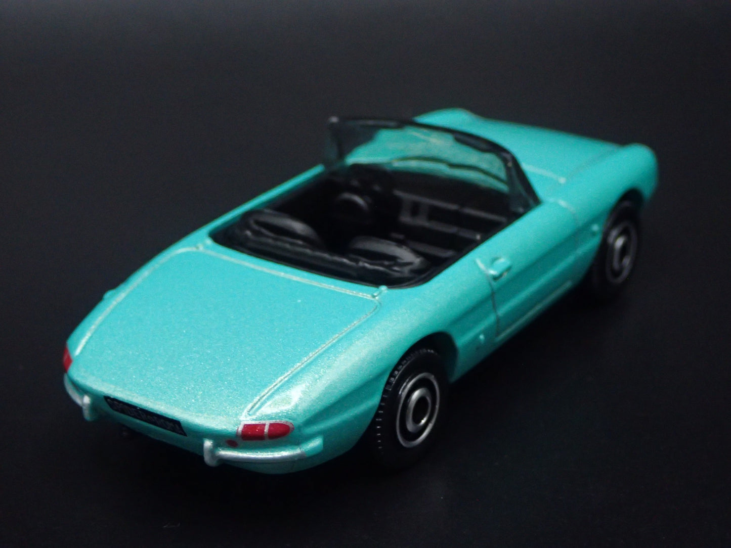 1966-1969 ALFA ROMEO DUETTO CONVERTIBLE 1:64 SCALE DIORAMA DIECAST MODEL CAR