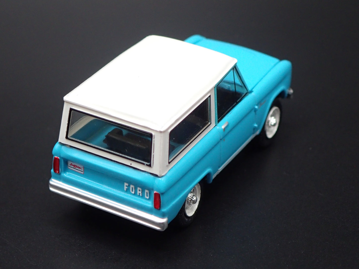 1966 66 FORD BRONCO SUV TEAL 1:64 SCALE COLLECTIBLE DIORAMA DIECAST MODEL CAR