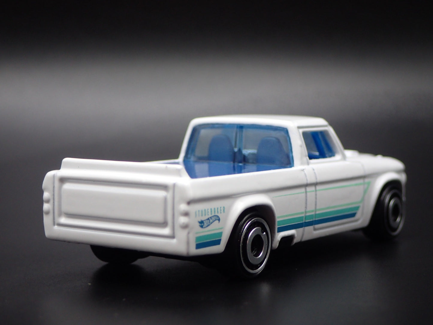 1960-1964 STUDEBAKER CHAMP PICKUP TRUCK 1:64 SCALE DIORAMA DIECAST MODEL CAR