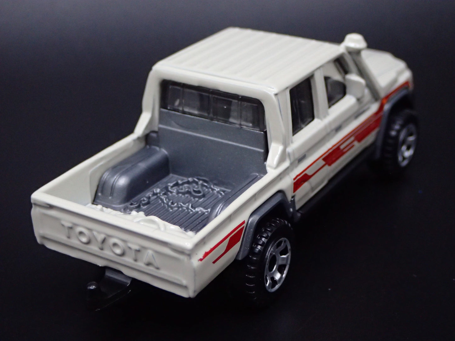TOYOTA LAND CRUISER 78 SERIES DOUBLE CAB TRUCK 1/64 SCALE DIECAST MODEL CAR