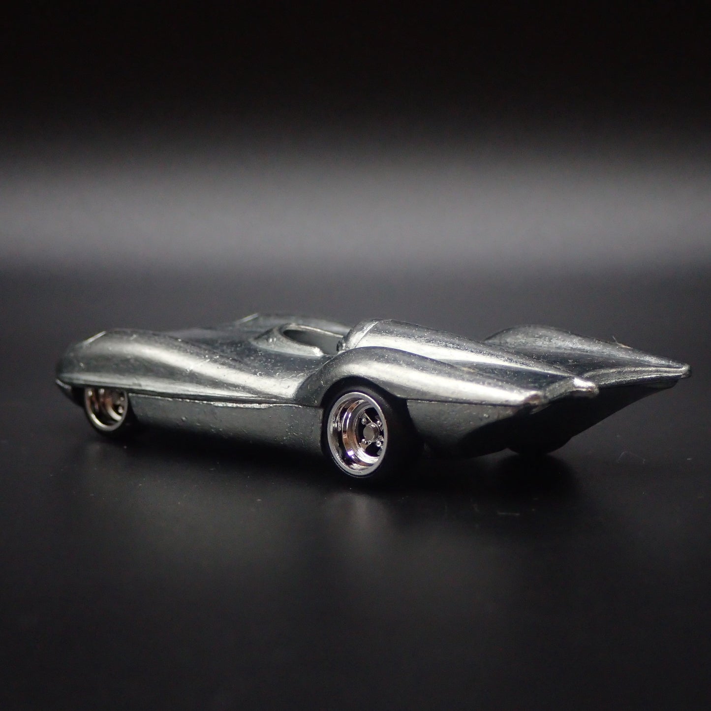 HOT WHEELS AERO SCULPT RACE CAR 1:64 SCALE COLLECTIBLE DIORAMA DIECAST MODEL CAR