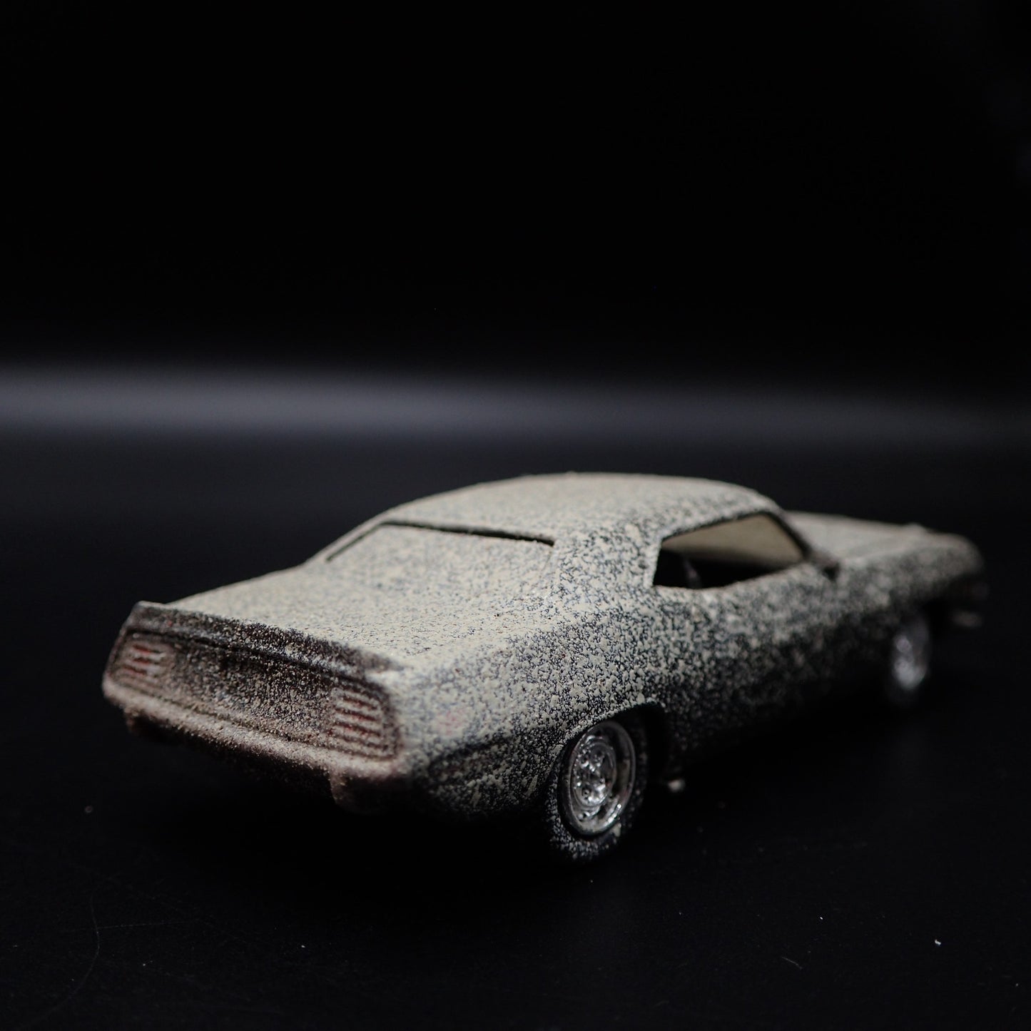 1970 PLYMOUTH AAR CUDA ABANDONED BARN FIND 1:64 SCALE DIORAMA DIECAST MODEL CAR