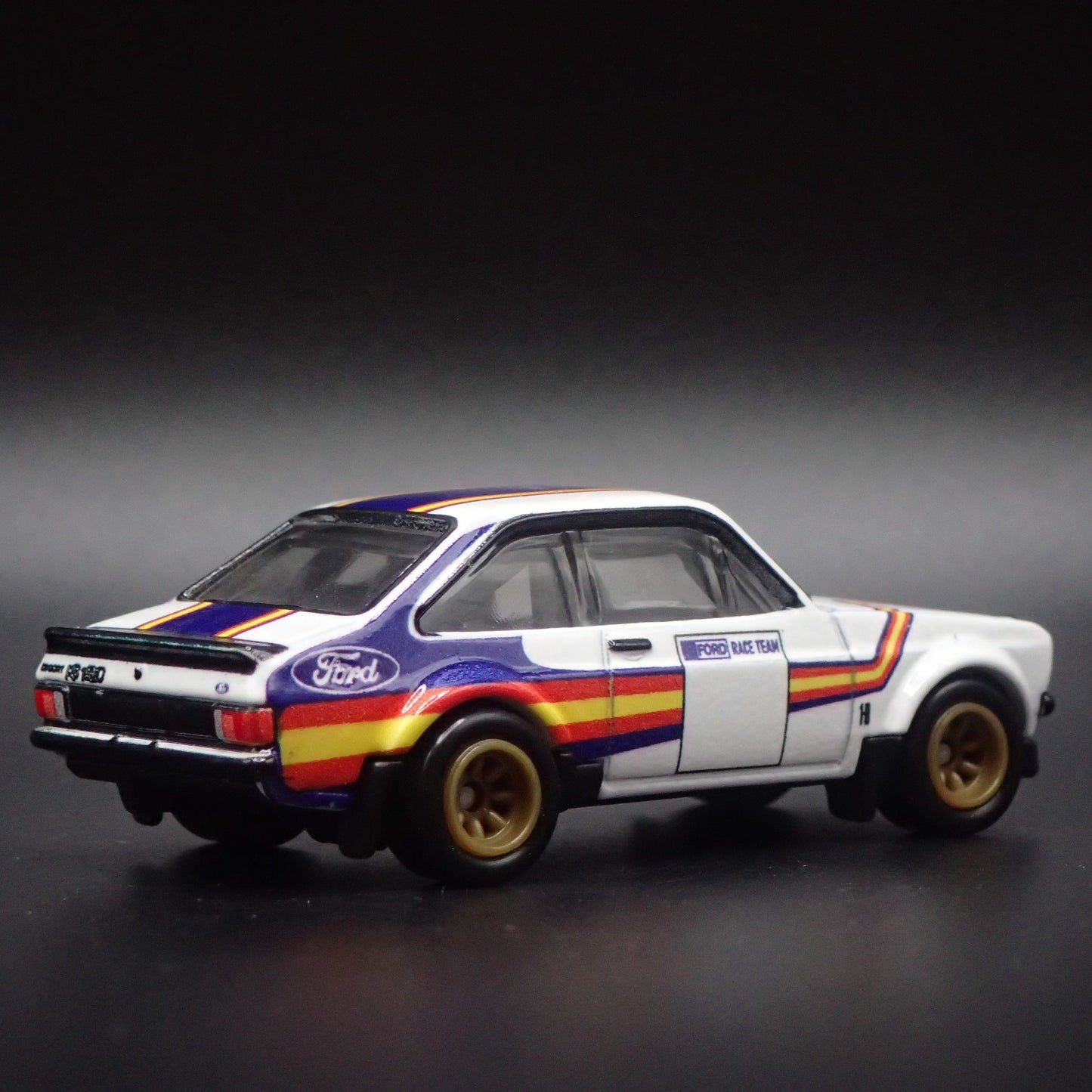 1978 78 FORD ESCORT RS1800 MK2 RACE TEAM 1:64 SCALE DIORAMA DIECAST MODEL CAR