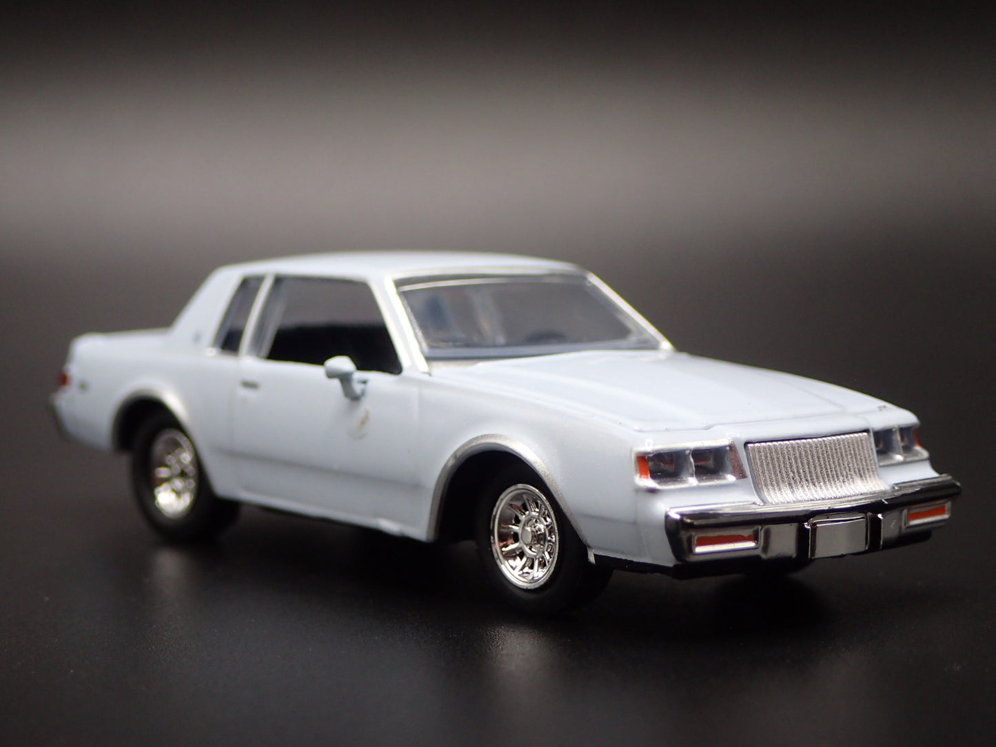 1987 87 BUICK REGAL LIMITED BABY BLUE RARE 1:64 SCALE DIORAMA DIECAST MODEL CAR
