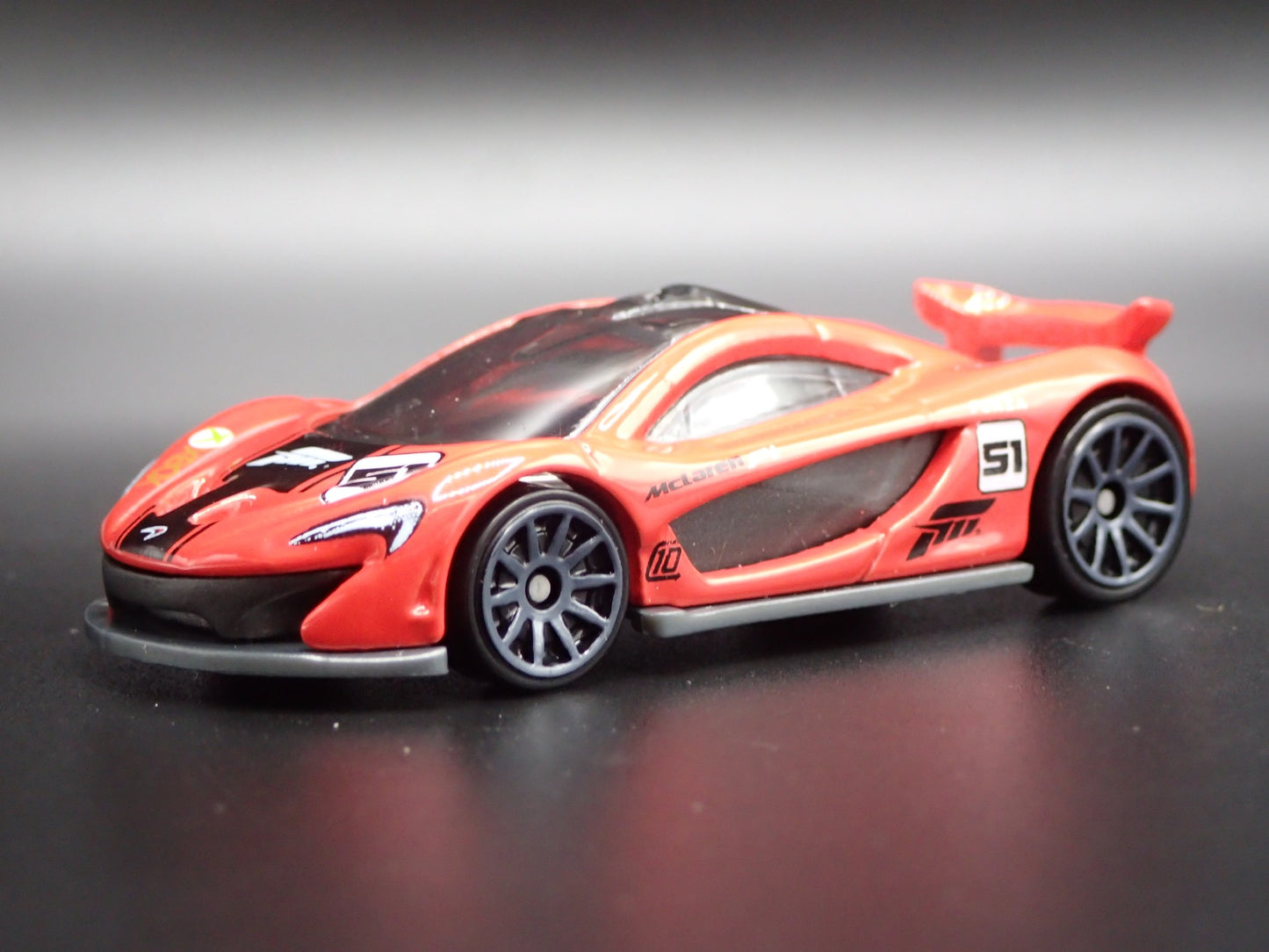 2013-2015 MCLAREN P1 SUPER CAR FORZA ORANGE 1:64 SCALE DIORAMA DIECAST MODEL CAR