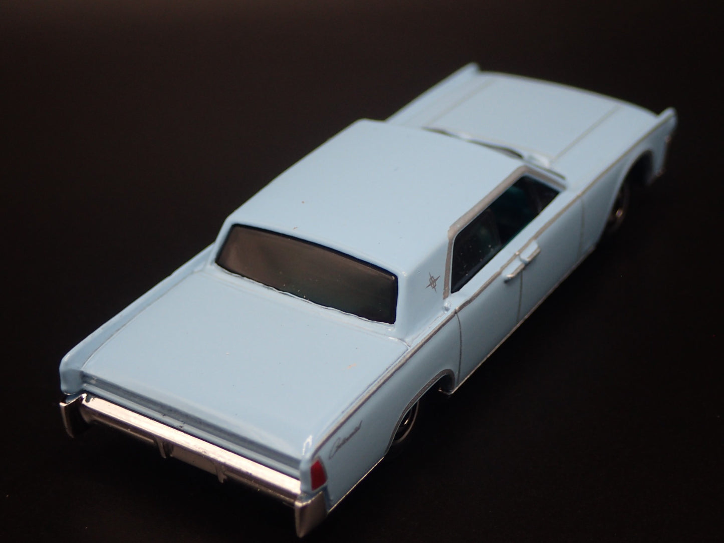 1964 64 LINCOLN CONTINENTAL 1:64 SCALE COLLECTIBLE DIORAMA DIECAST MODEL CAR