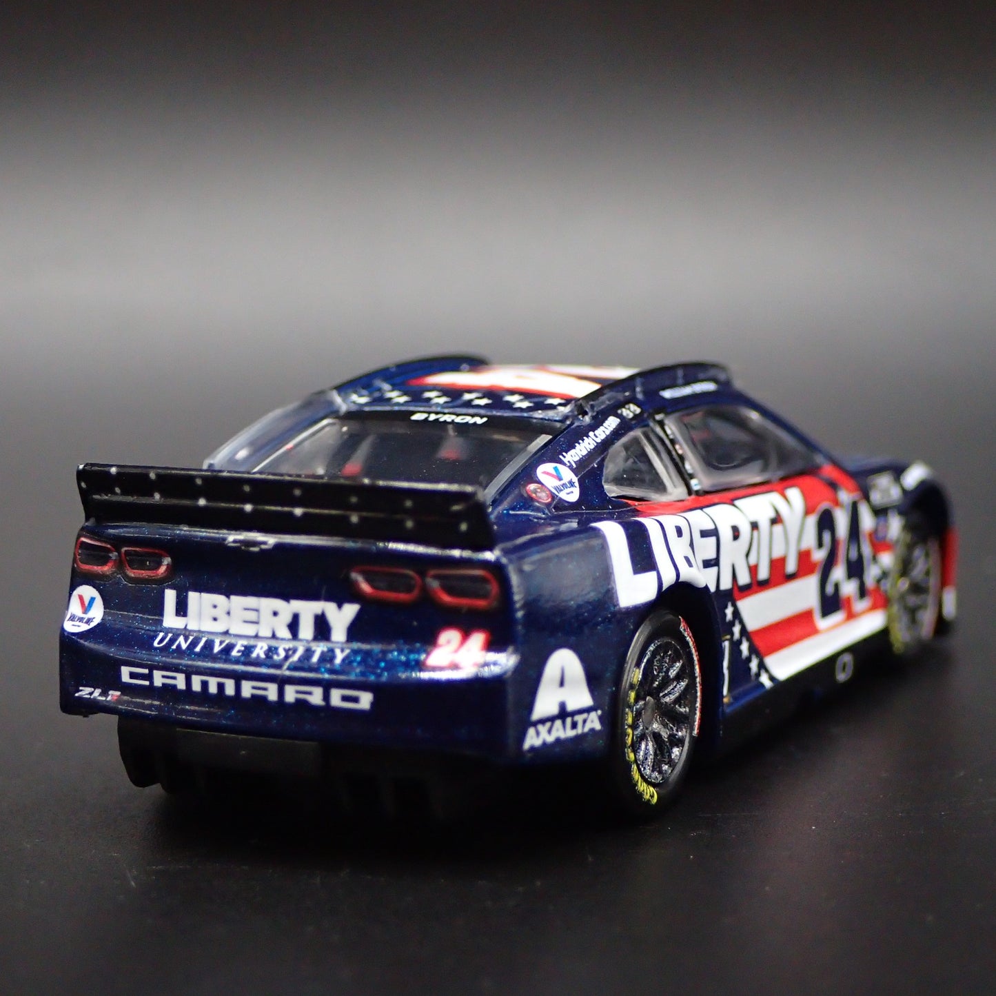 2022 CHEVY CAMARO ZL1 #24 WILLIAM BYRON LIBERTY U NASCAR SALUTES 1:64 MODEL CAR