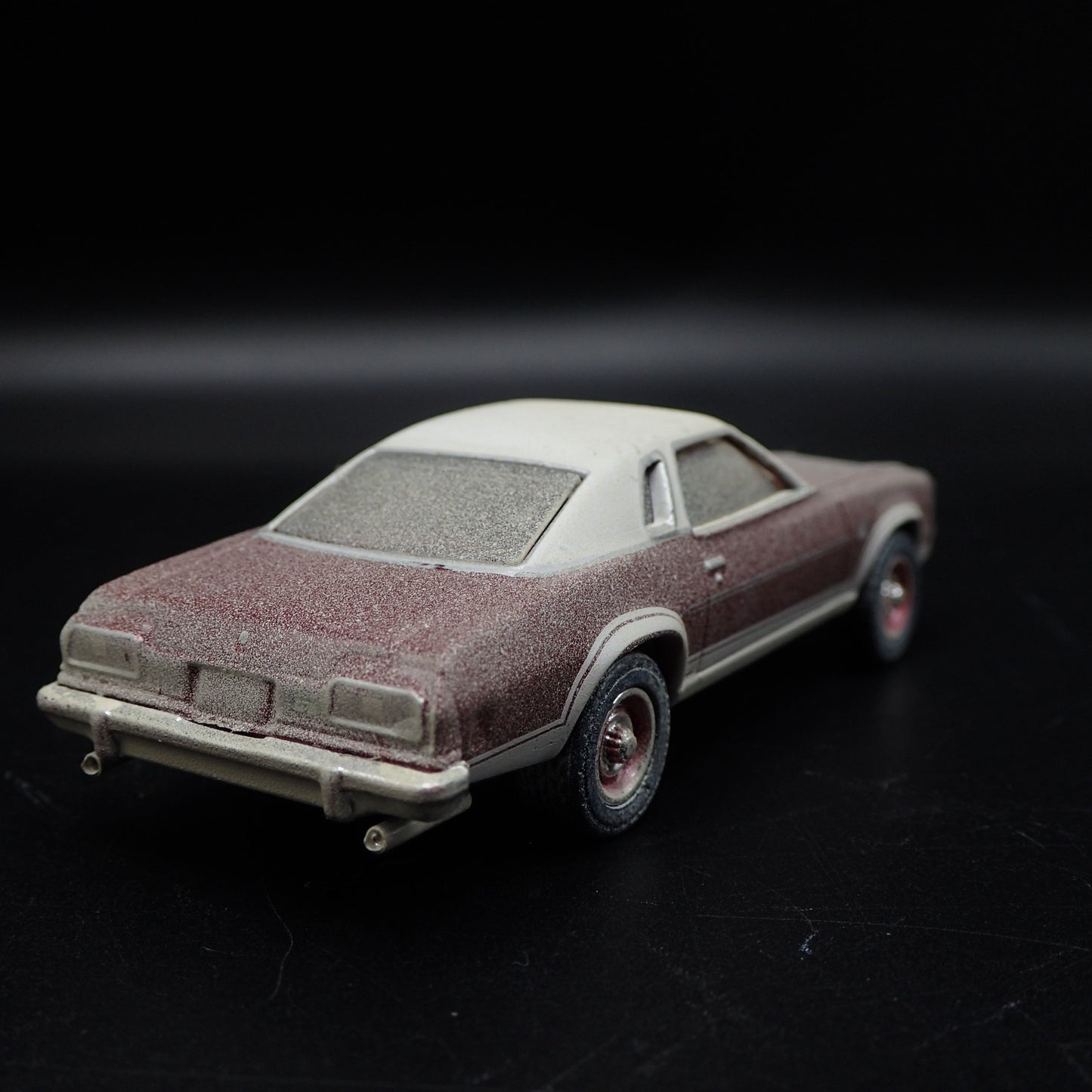 1974 CHEVY CHEVROLET CHEVELLE LAGUNA S3 BARN FIND 1:64 SCALE DIECAST MODEL CAR