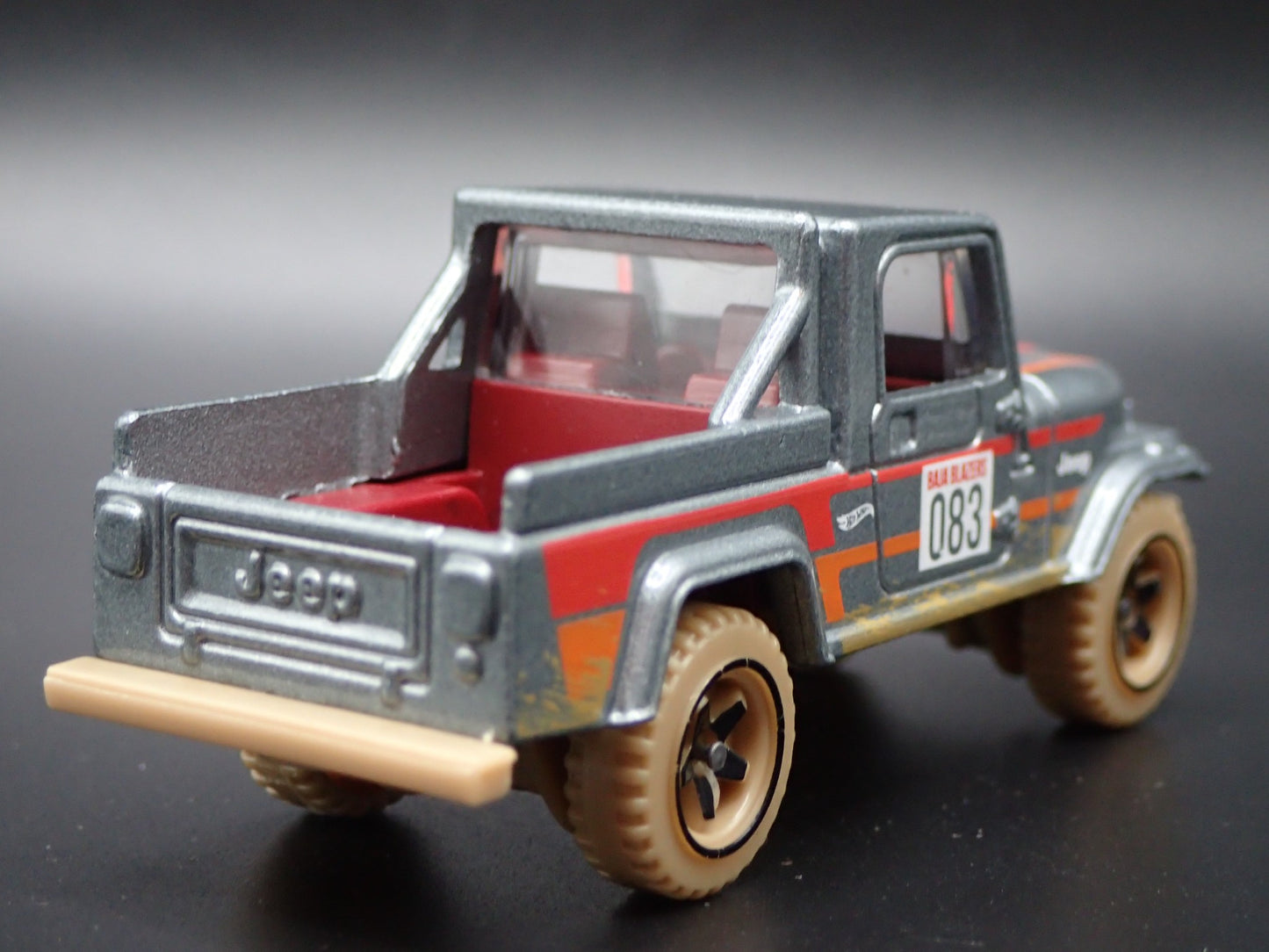 1981-1985 JEEP CJ8 SCRAMBLER PICKUP TRUCK 1:64 SCALE DIORAMA DIECAST MODEL CAR