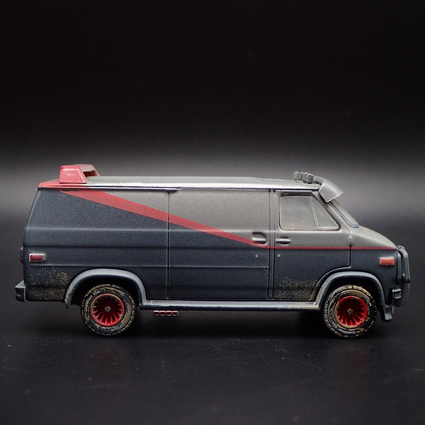 1983 83 GMC VANDURA A-TEAM VAN LEGACY COLLECTION 1/64 SCALE DIECAST MODEL CAR