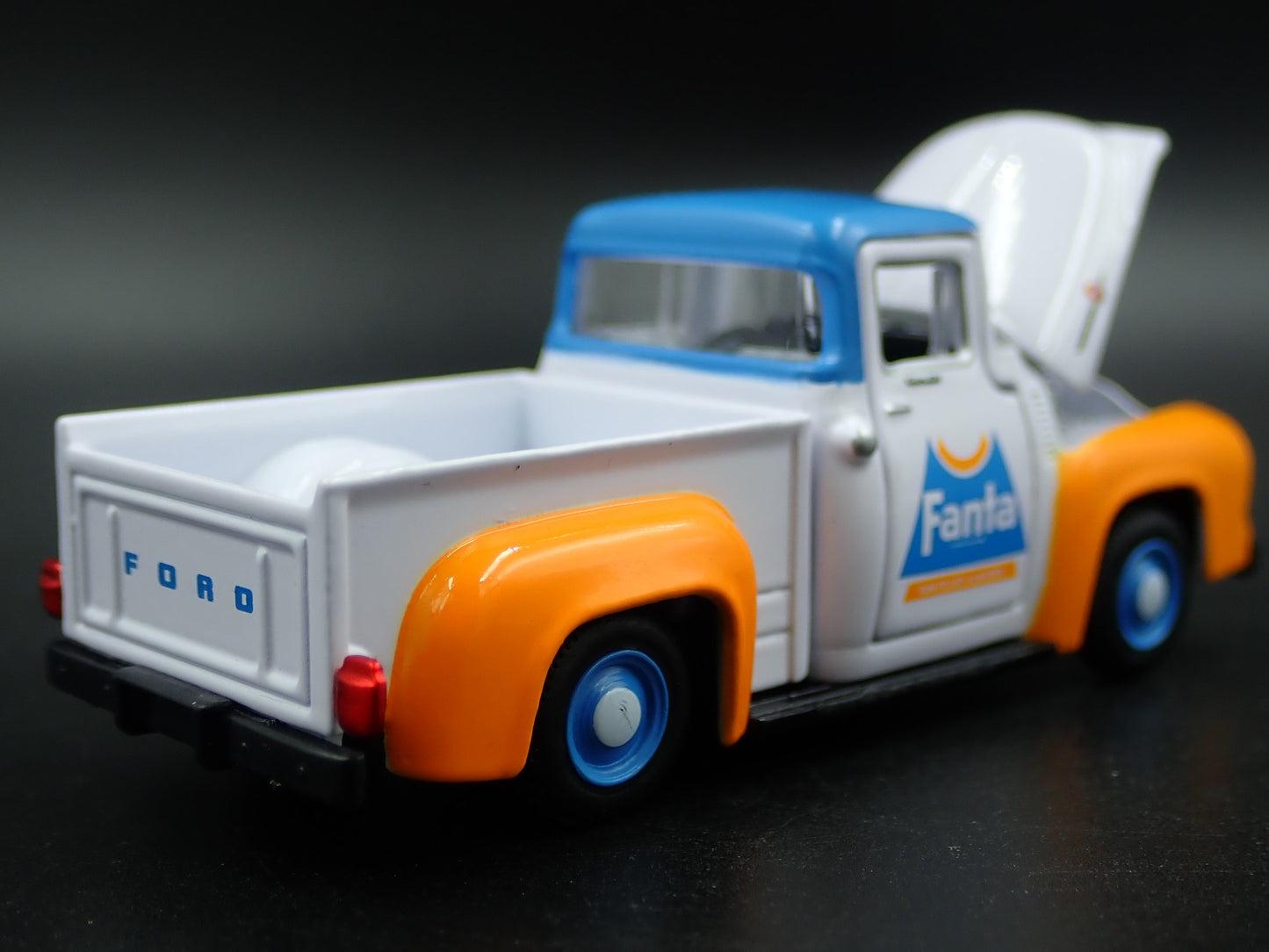 1956 56 FORD F100 PICKUP TRUCK FANTA SODA 1:64 SCALE DIORAMA DIECAST MODEL CAR