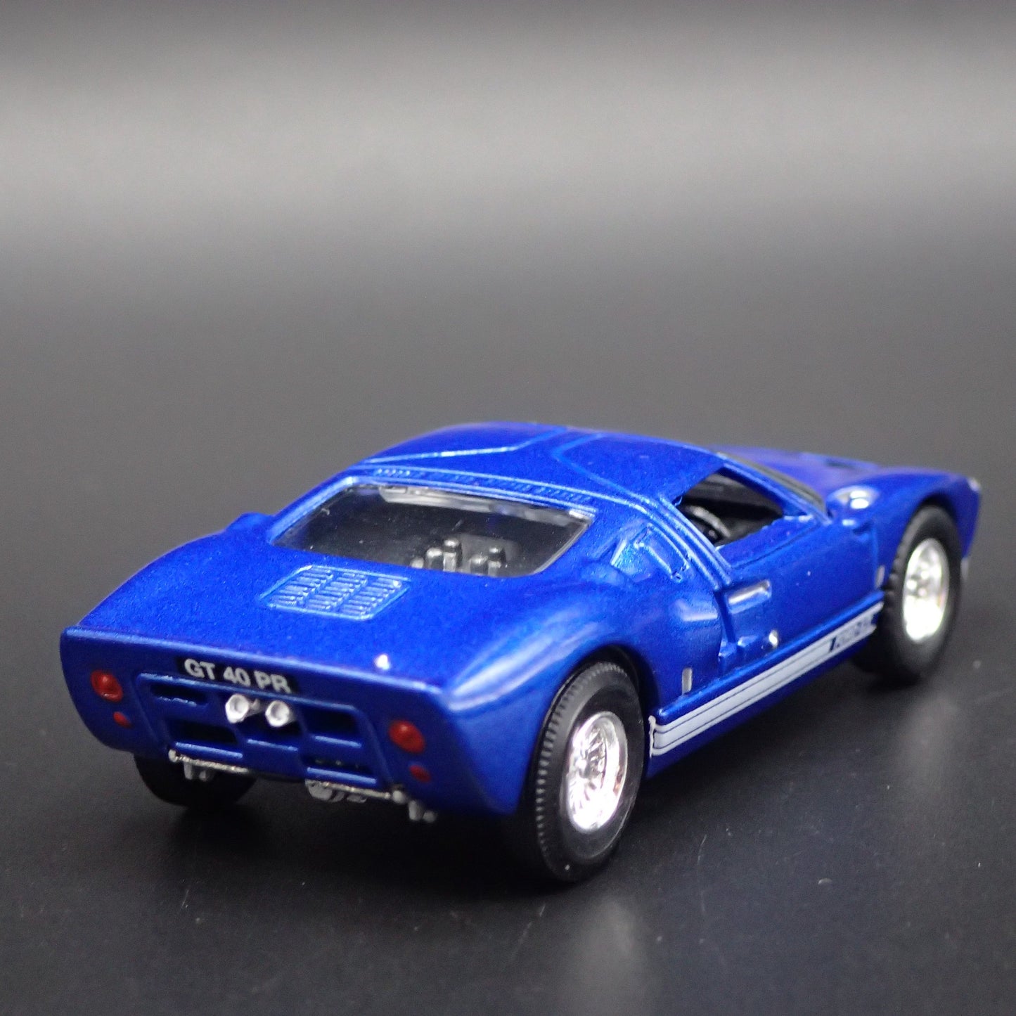 1965 65 FORD GT40 MK1 RACE CAR BLUE 1:64 SCALE COLLECTIBLE DIECAST MODEL CAR