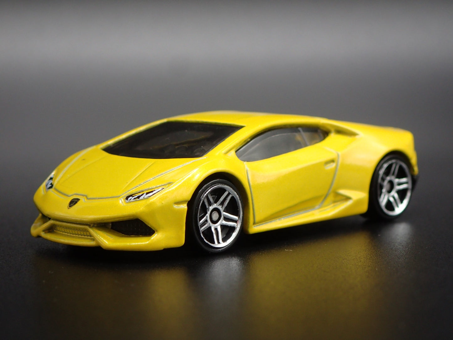 2014-2019 LAMBORGHINI HURACAN LP 610-4 SUPER CAR 1:64 SCALE DIECAST MODEL CAR