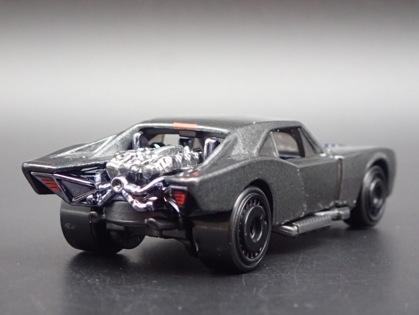 2022 22 THE BATMAN BATMOBILE 1:64 SCALE COLLECTIBLE DIORAMA DIECAST MODEL CAR