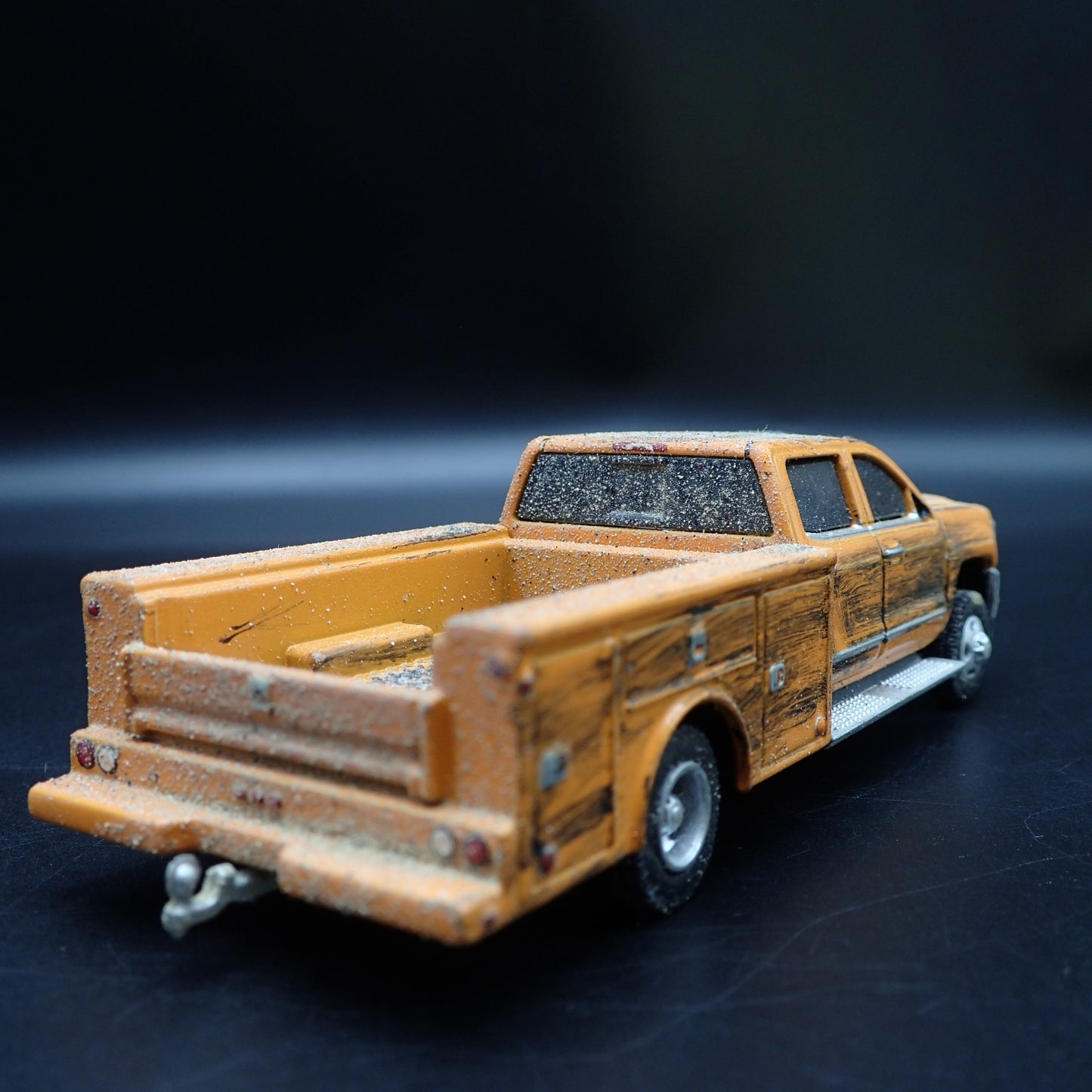 2018 CHEVROLET SILVERADO 3500HD DUALLY WORK TRUCK HITCH 1:64 DIECAST MODEL CAR