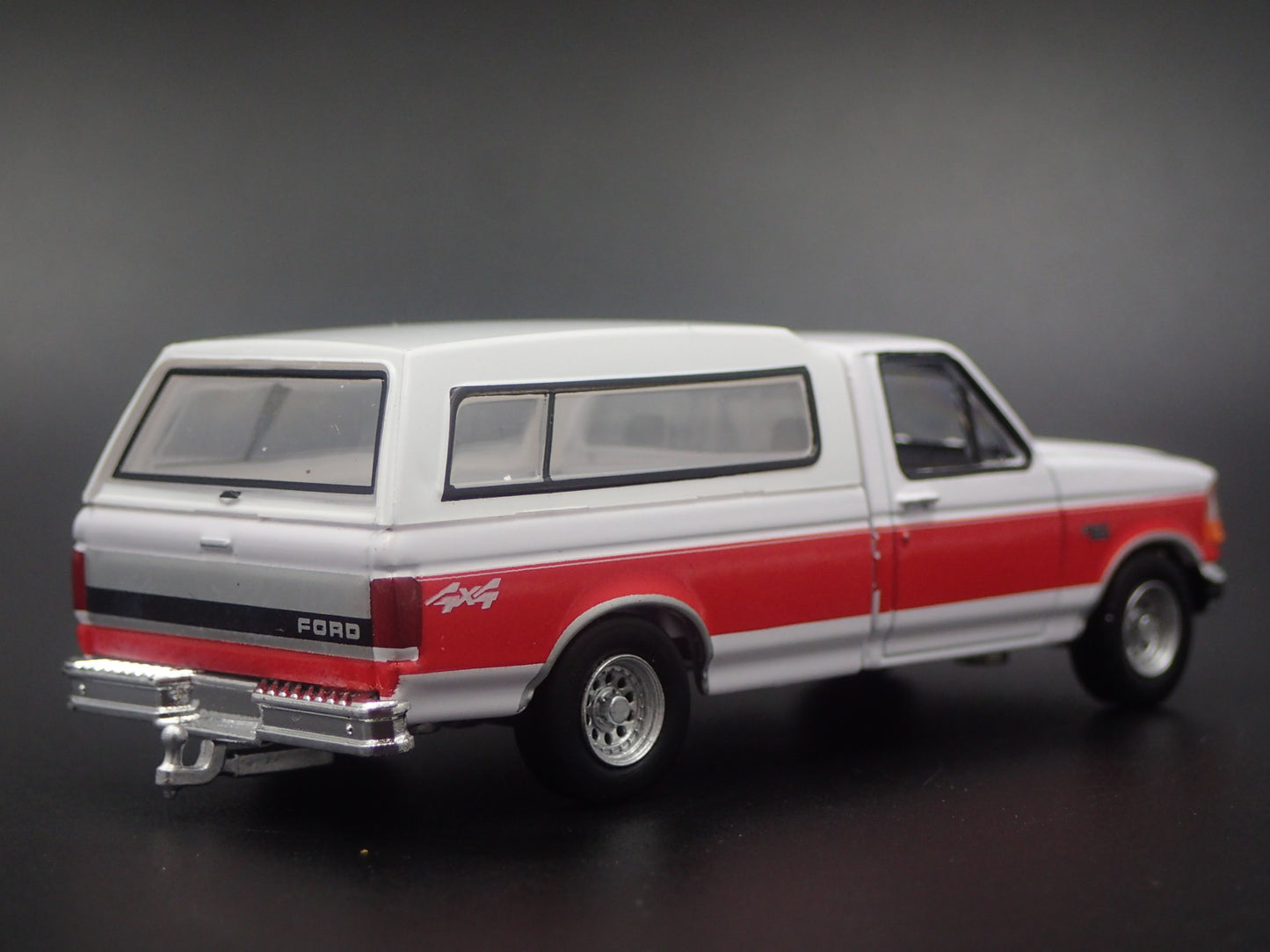 1994 94 FORD F150 XLT PICKUP TRUCK W/ HITCH 1:64 SCALE DIORAMA DIECAST MODEL CAR