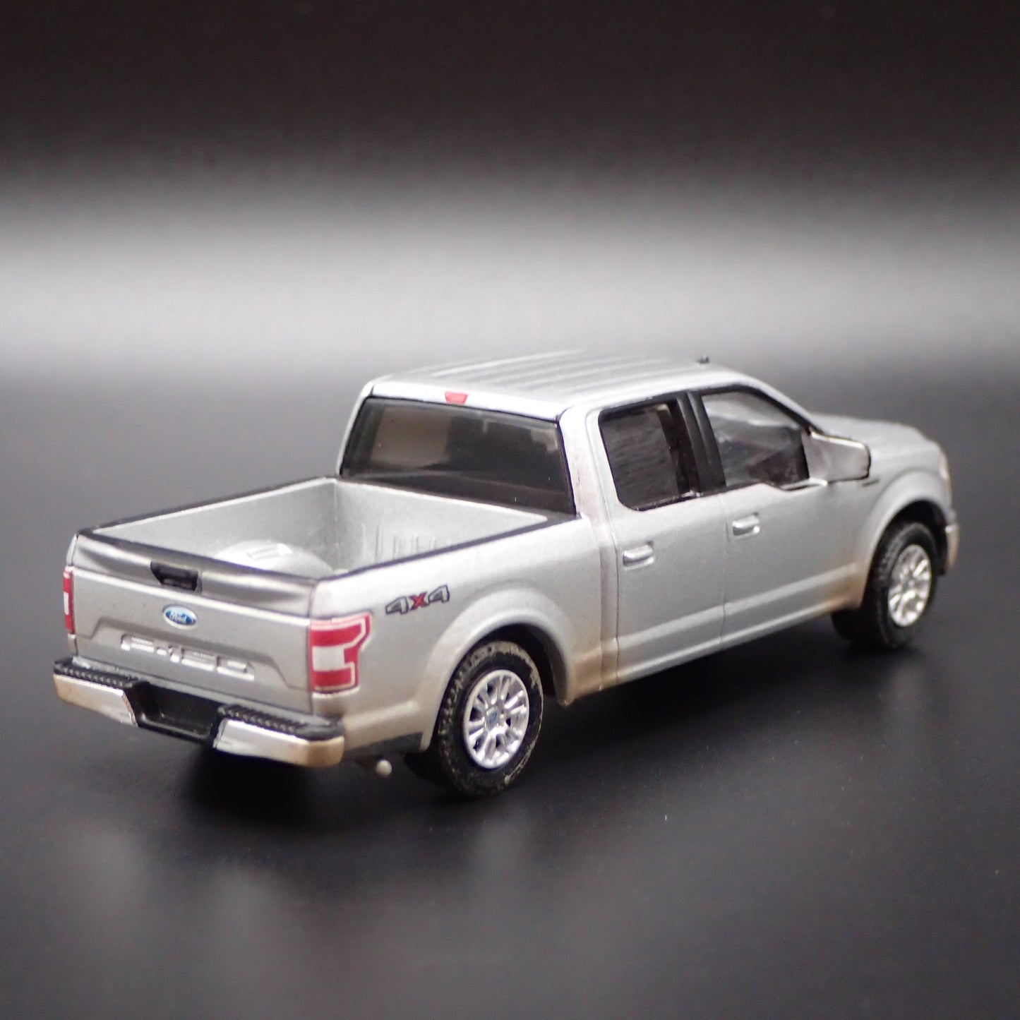 2015-2020 FORD F150 XLT PICKUP TRUCK SILVER 1:64 SCALE DIORAMA DIECAST MODEL CAR