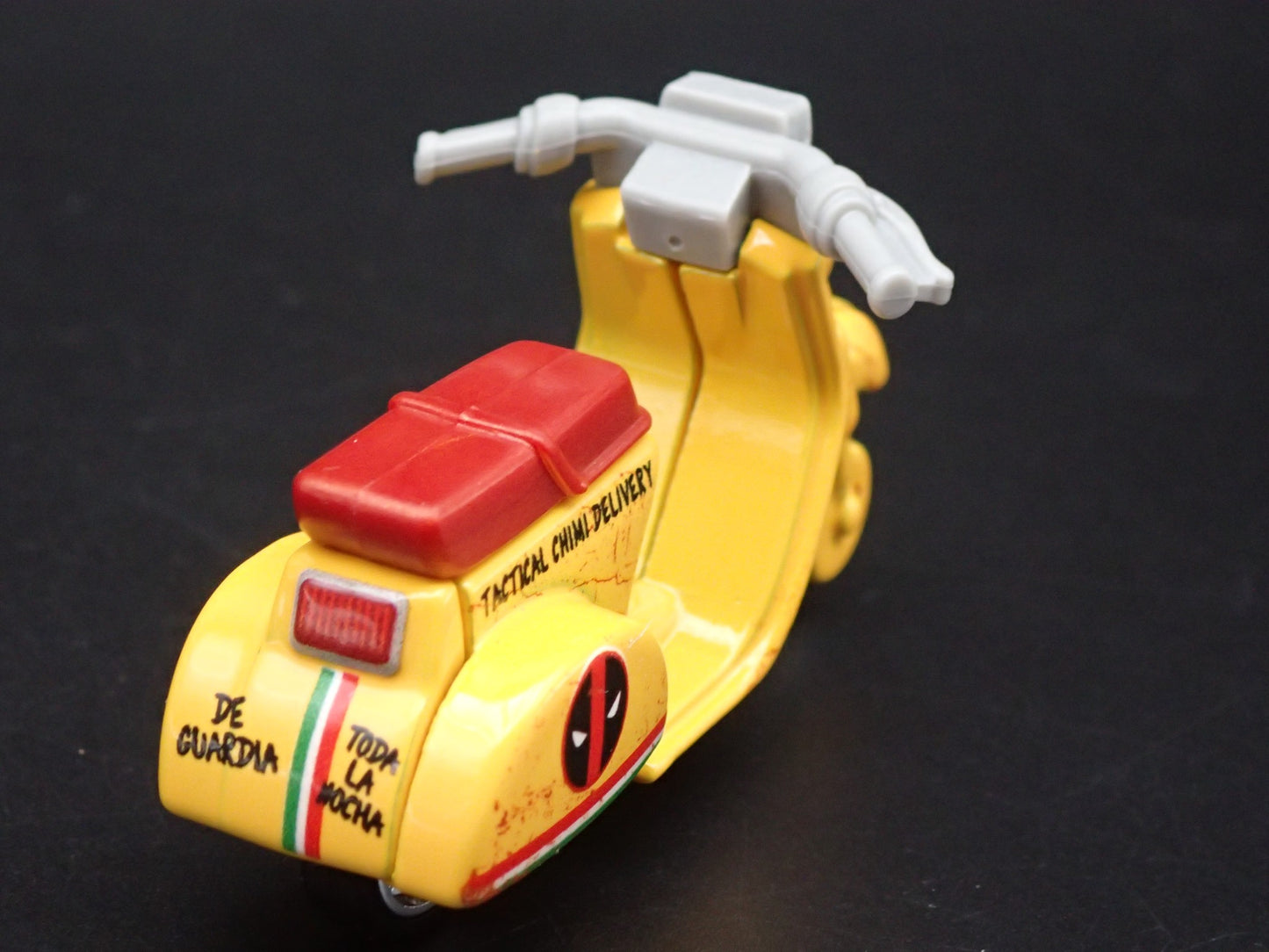 DEADPOOL SCOOTER MOTORCYCLE TACTICAL CHILI DELIVERY 1:64 SCALE DIECAST MODEL CAR