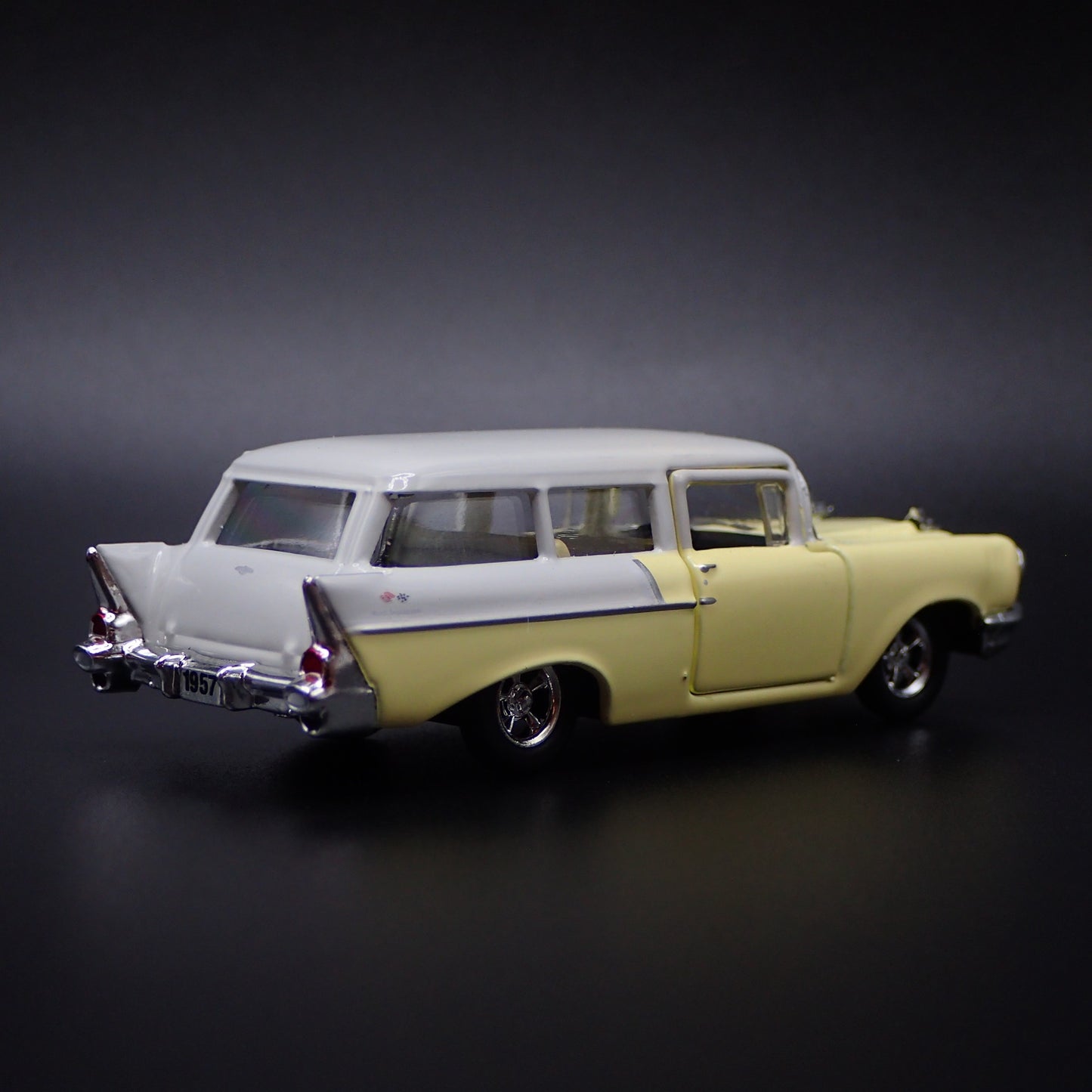 1957 57 CHEVY CHEVROLET HANDYMAN STATION WAGON 1:64 SCALE DIECAST MODEL CAR