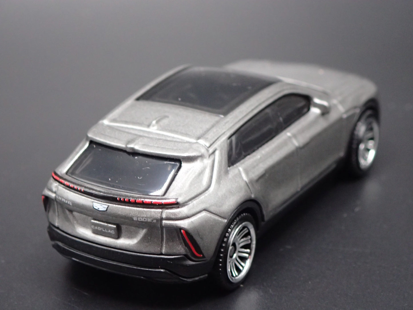 2022-2025 CADILLAC CADDY LYRIQ EV 4DOOR SUV 1:64 SCALE DIORAMA DIECAST MODEL CAR