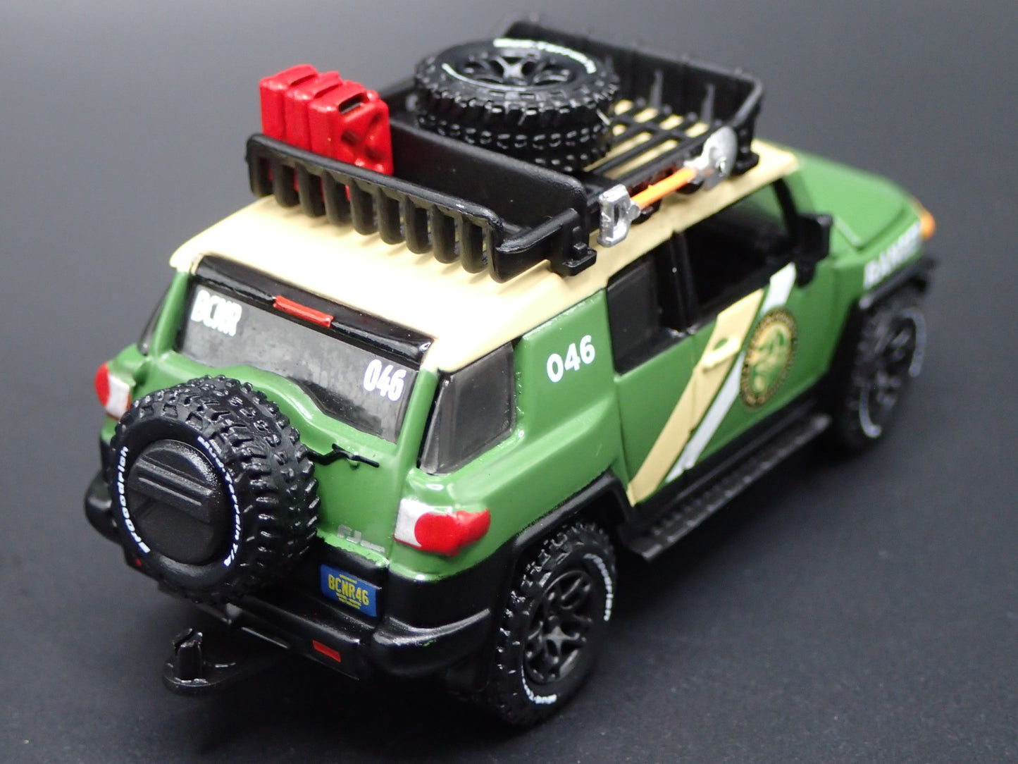 2007-2014 TOYOTA FJ CRUISER SUV PARK RANGER HITCH 1/64 SCALE DIECAST MODEL CAR