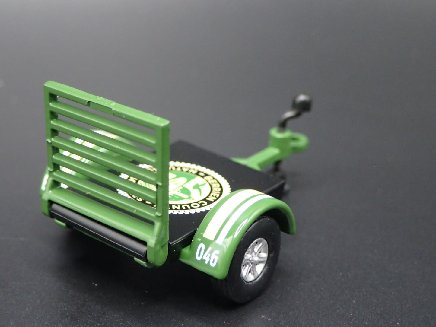 SMALL OPEN TRAILER w/ LOADING RAMP PARK RANGER 1:64 SCALE DIORAMA DIECAST MODEL