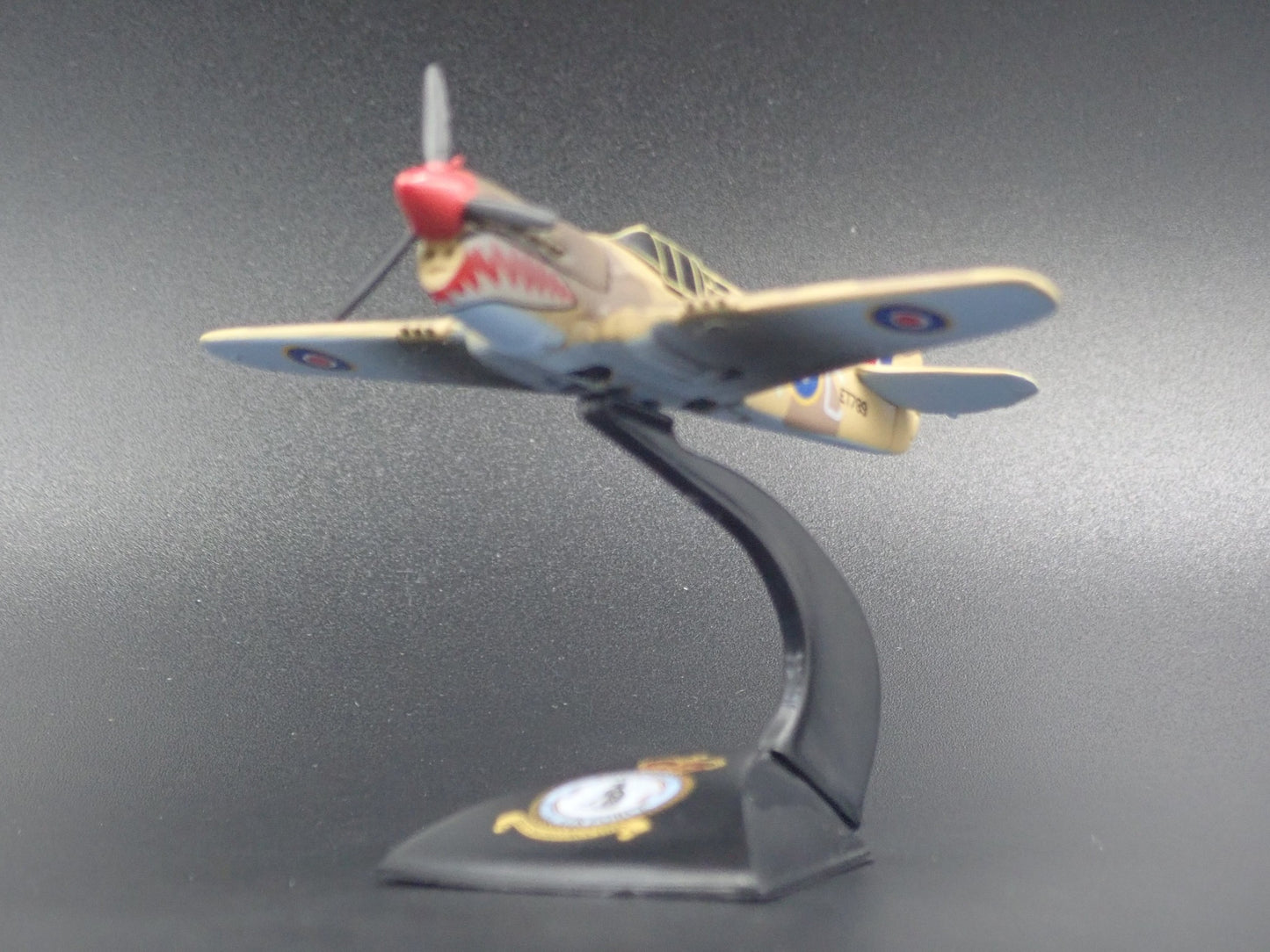 WWII CURTISS P-40E KITTYHAWK PLANE ROYAL AF DIRTY RARE 1:144 SCALE DIECAST PLANE