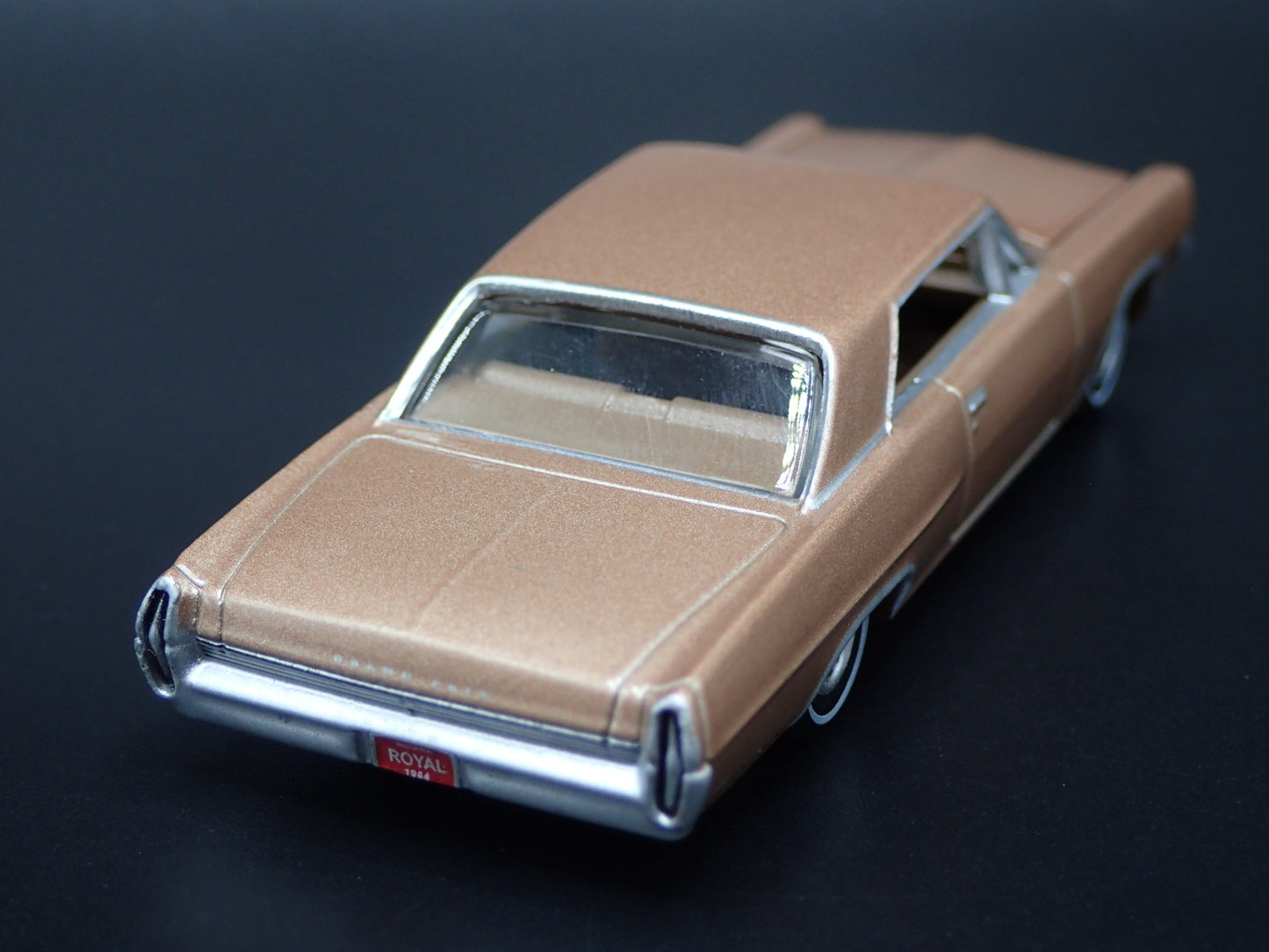 1964 64 PONTIAC GRAND PRIX ROYAL BOBCAT 1:64 SCALE DIORAMA DIECAST MODEL CAR