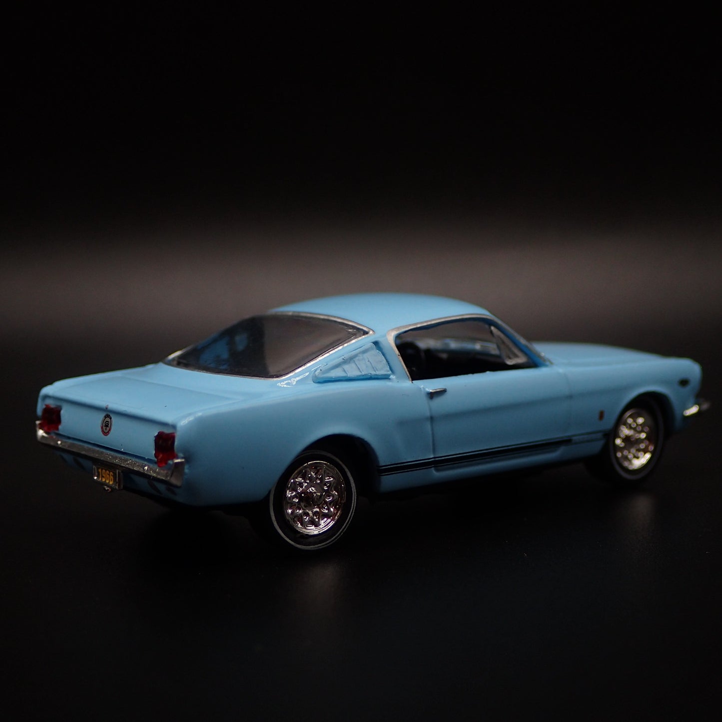 1966 66 FORD MUSTANG FASTBACK 2+2 GT 1:64 SCALE COLLECTIBLE DIECAST MODEL CAR