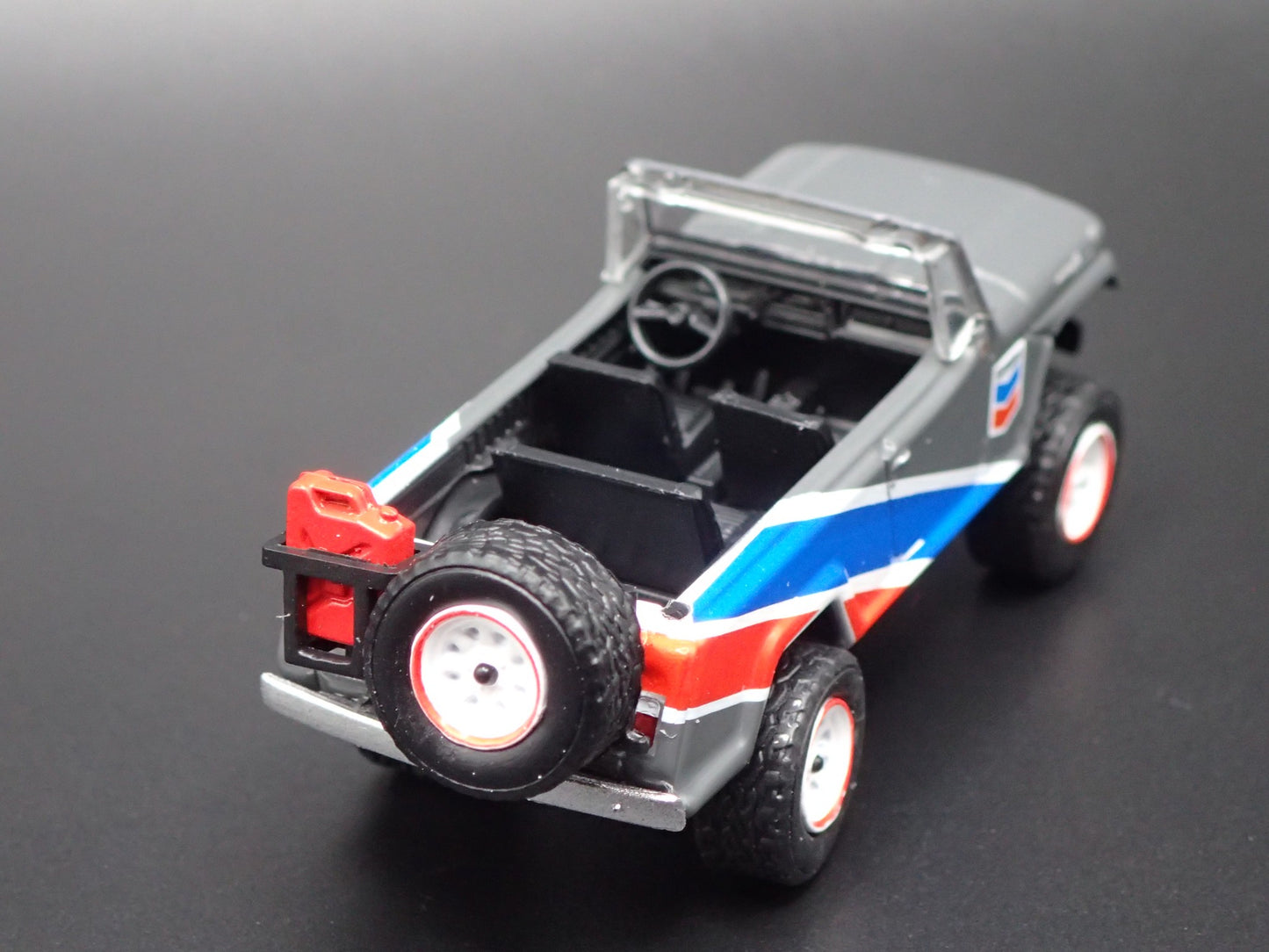 1966 - 1973 JEEP JEEPSTER COMMANDO CHEVRON GRAY 1:64 SCALE DIECAST MODEL CAR