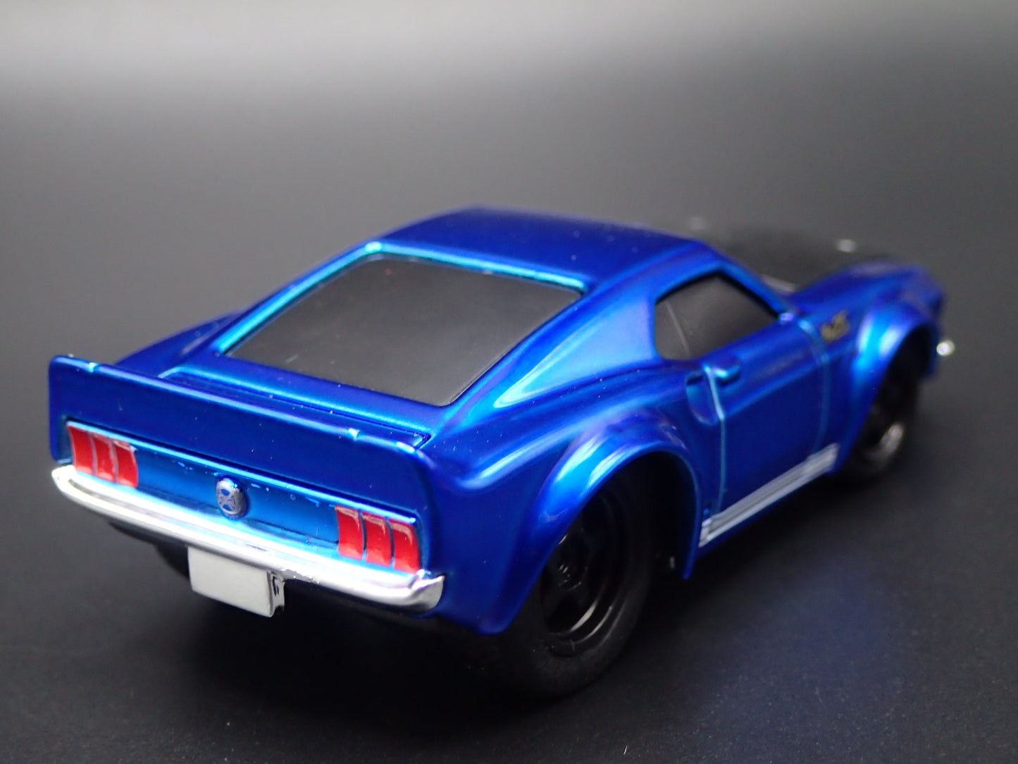 1969 69 FORD MUSTANG GT FASTBACK BLUE 1/64 SCALE DIORAMA DIECAST MODEL CAR