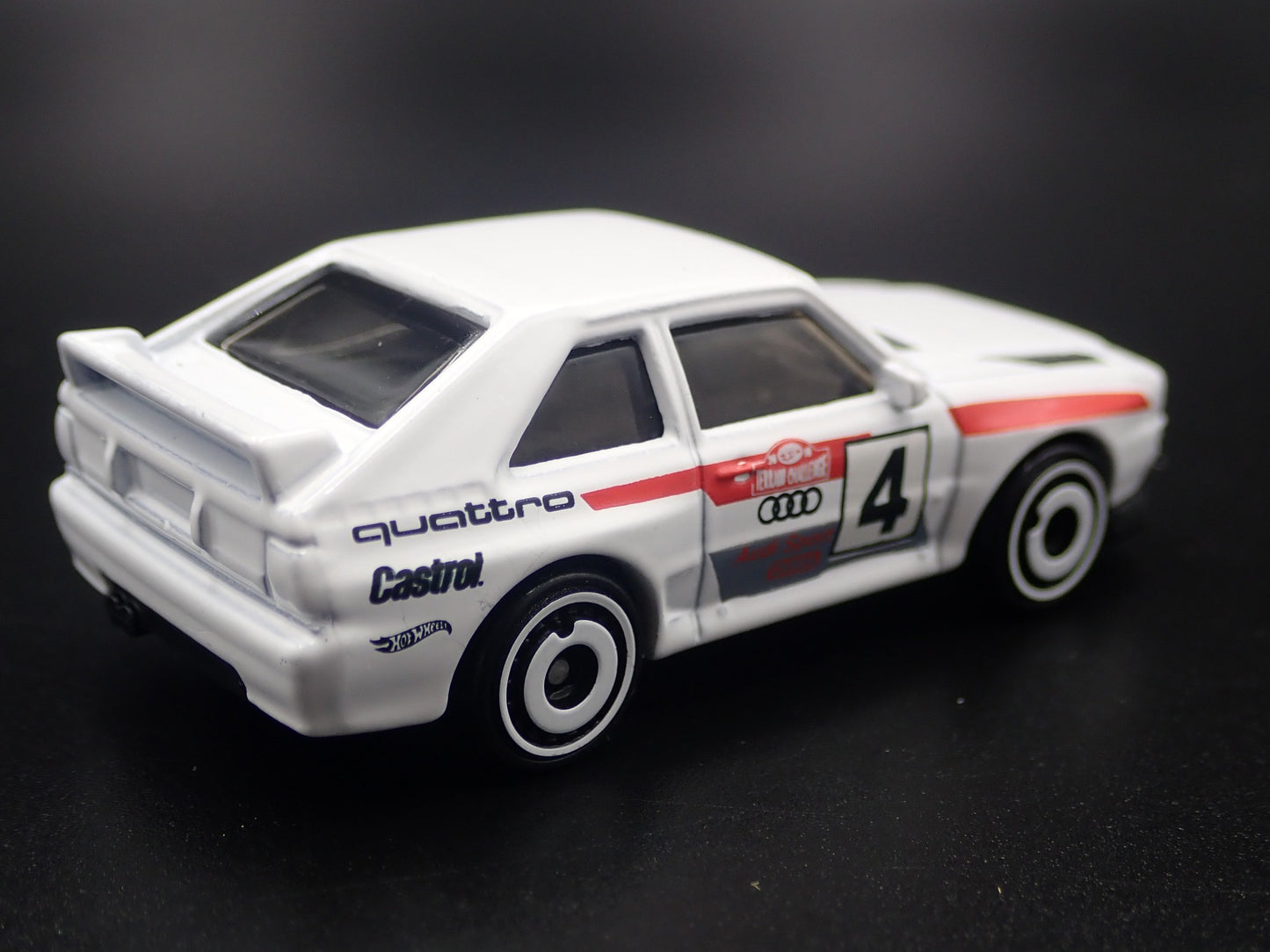 1980-1991 AUDI SPORT QUATTRO WHITE 1:64 SCALE COLLECTIBLE DIECAST MODEL CAR
