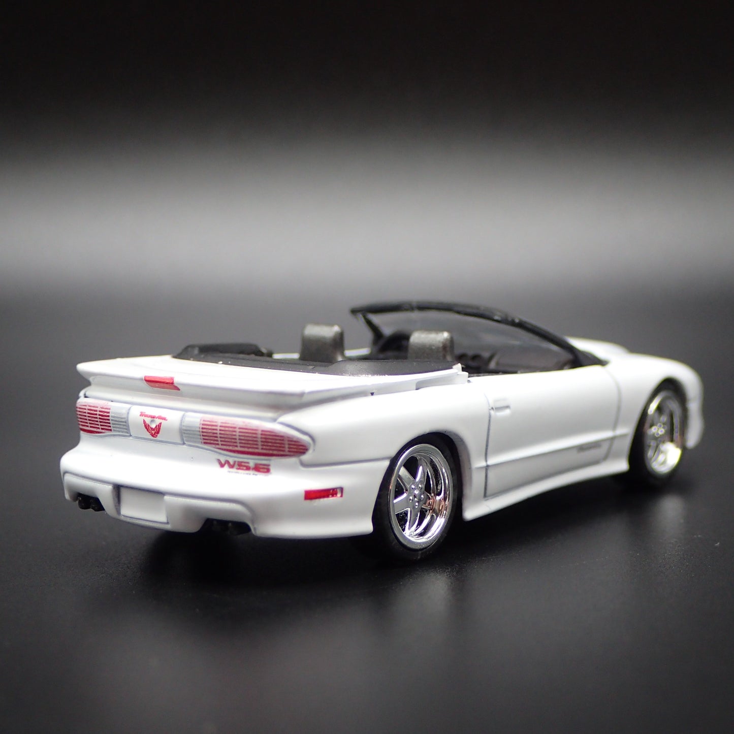 1996 96 PONTIAC FIREBIRD TRANS AM T/A CONVERTIBLE 1:64 SCALE DIECAST MODEL CAR