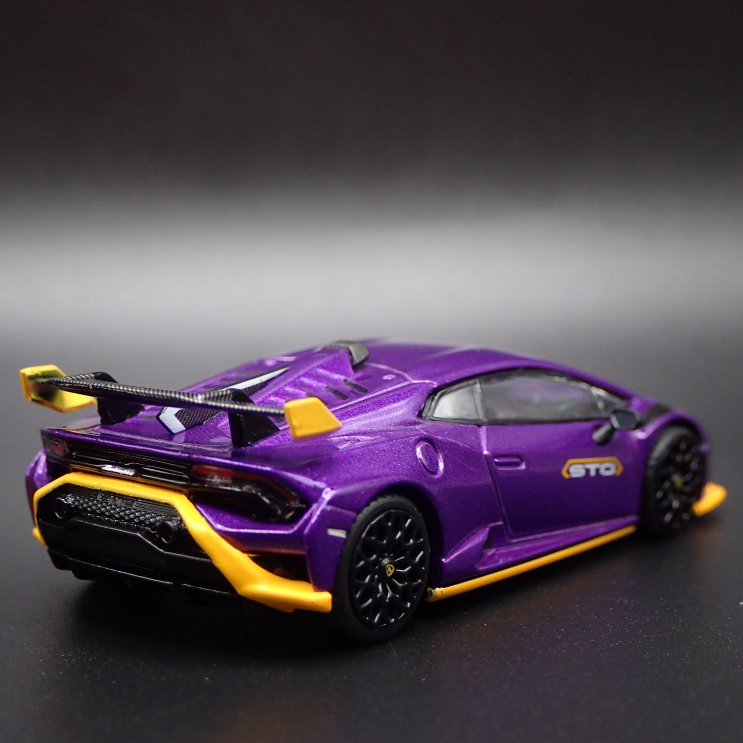 2021-2024 LAMBORGHINI HURACAN STO COUPE SUPER CAR 1:64 SCALE DIECAST MODEL CAR