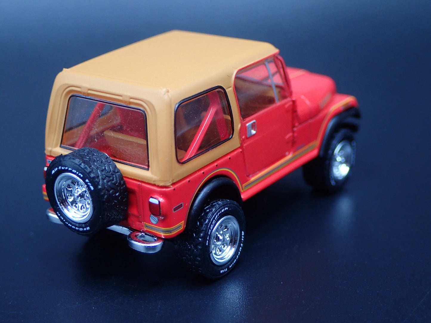 1976-1986 JEEP CJ7 WRANGLER LAREDO RED 1/64 SCALE COLLECTIBLE DIECAST MODEL CAR