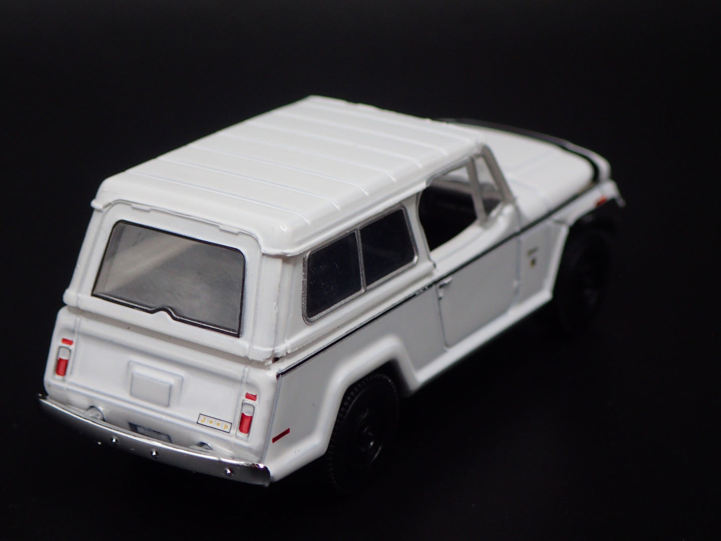 1966 -1973 JEEP JEEPSTER COMMANDO WHITE w HITCH 1:64 SCALE DIECAST MODEL CAR