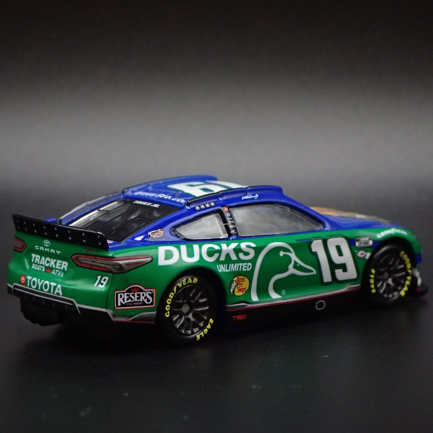 2023 23 TOYOTA CAMRY #19 MARTIN TRUEX JR DUCKS UNLIMITED NASCAR 1:64 DIECAST CAR