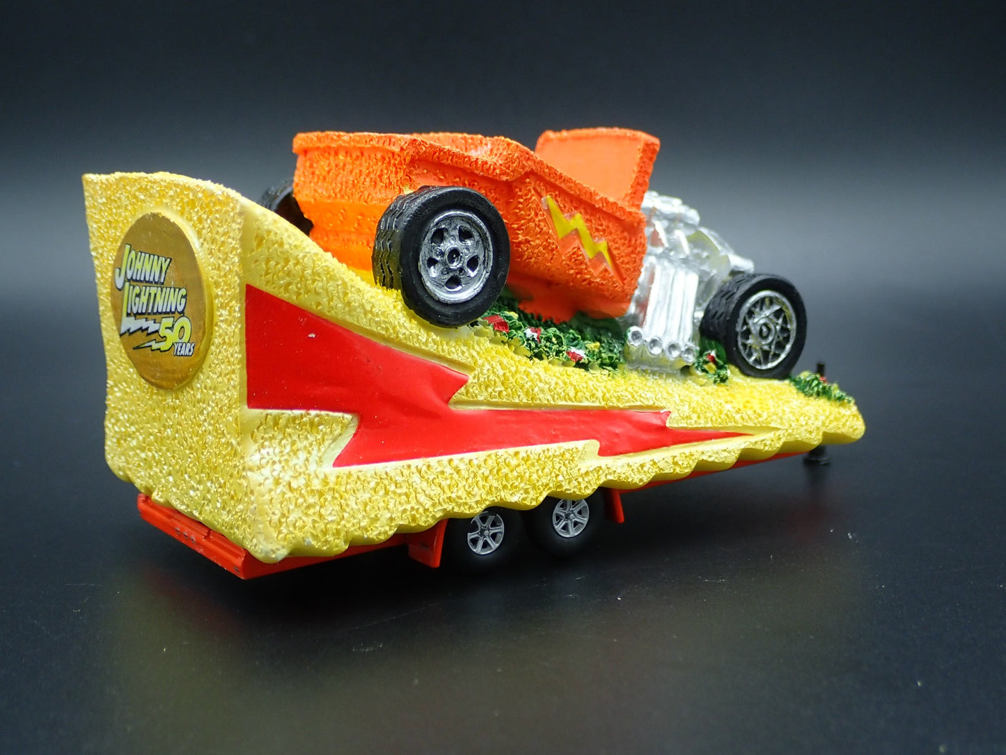 JOHNNY LIGHTNING 50TH ANV PARADE TRAILER W/ HITCH 1:64 SCALE POLYRESIN MODEL CAR