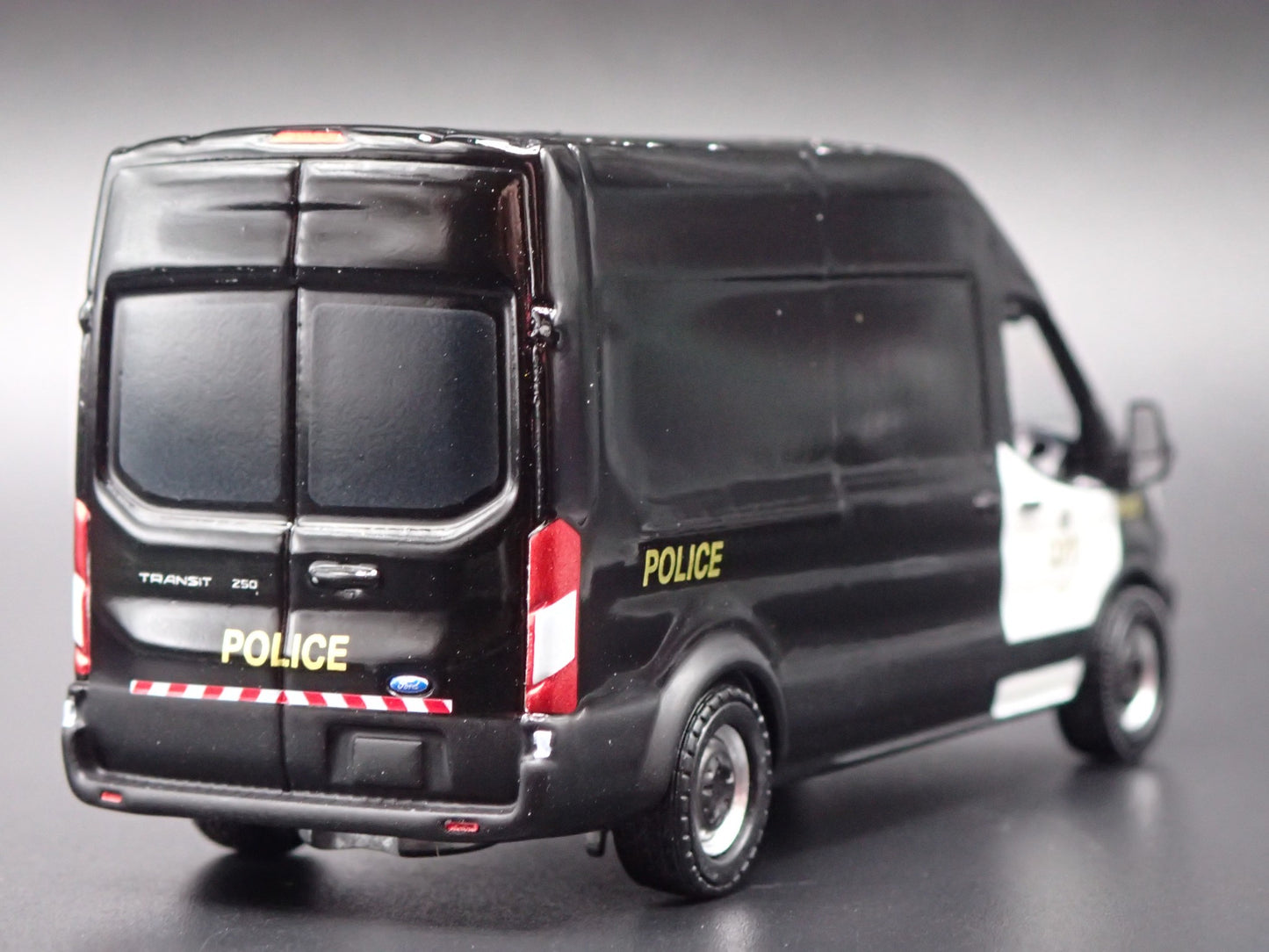 2015 FORD TRANSIT SPRINTER VAN ONTARIO PRO POLICE 1:64 SCALE DIECAST MODEL CAR