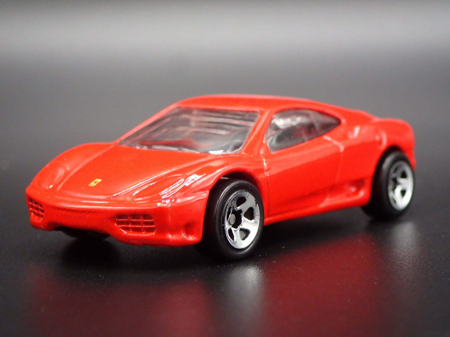 1999-2005 FERRARI 360 MODENA SUPER CAR RED 1:64 SCALE DIORAMA DIECAST MODEL CAR