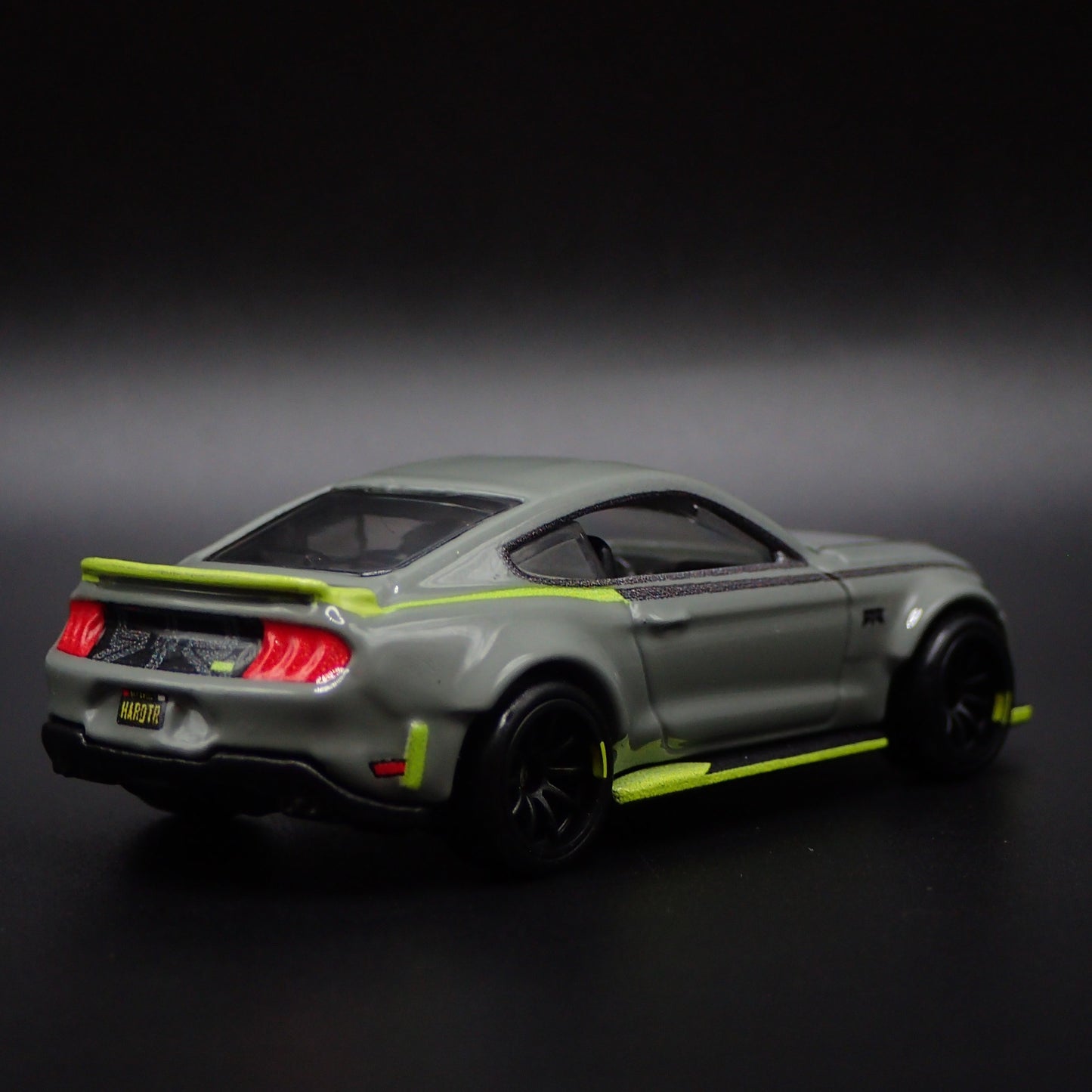 2015-2023 FORD MUSTANG RTR SPEC 5 DRIFT CAR 1/64 SCALE DIORAMA DIECAST MODEL CAR