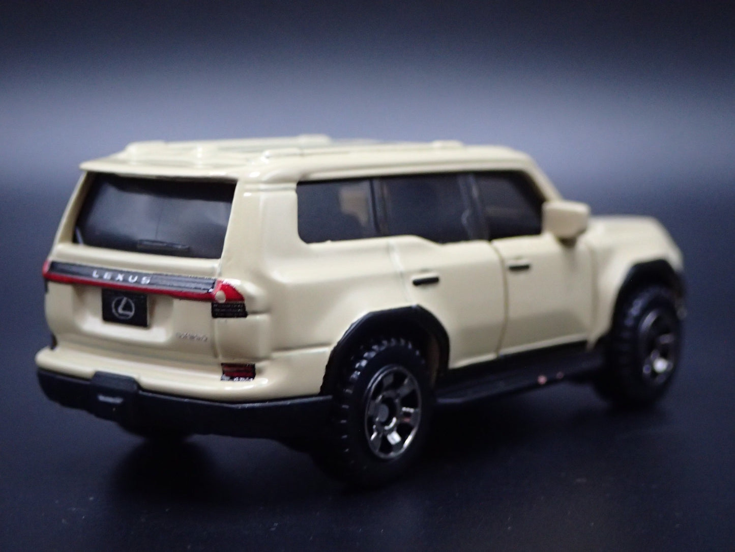 2024-2025 LEXUS GX SUV 1/64 SCALE COLLECTIBLE DIORAMA DIECAST MODEL CAR