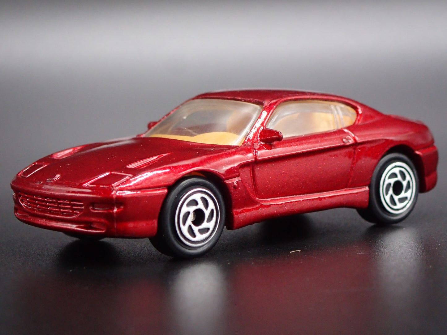 1992-1997 FERRARI 456 GT RED 1:64 SCALE COLLECTIBLE DIORAMA DIECAST MODEL CAR