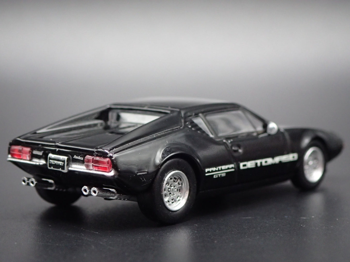 1972 72 DE TOMASO PANTERA BLACK 1:64 SCALE COLLECTIBLE DIORAMA DIECAST MODEL CAR