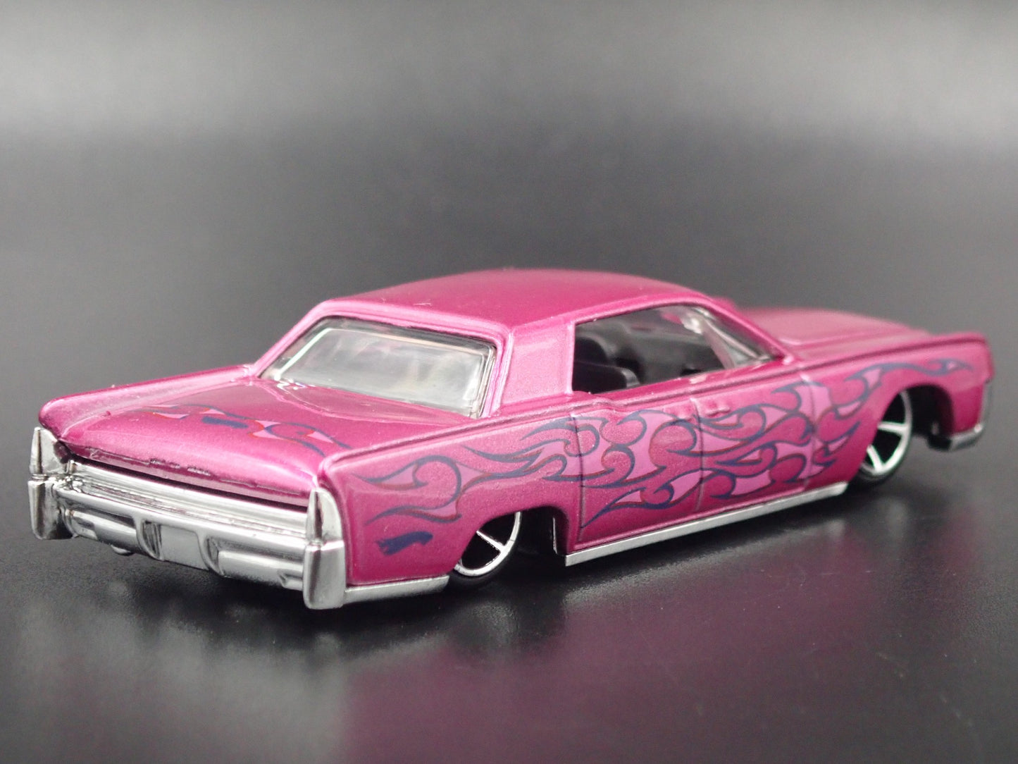 1964 64 LINCOLN CONTINENTAL 1:64 SCALE COLLECTIBLE DIORAMA DIECAST MODEL CAR