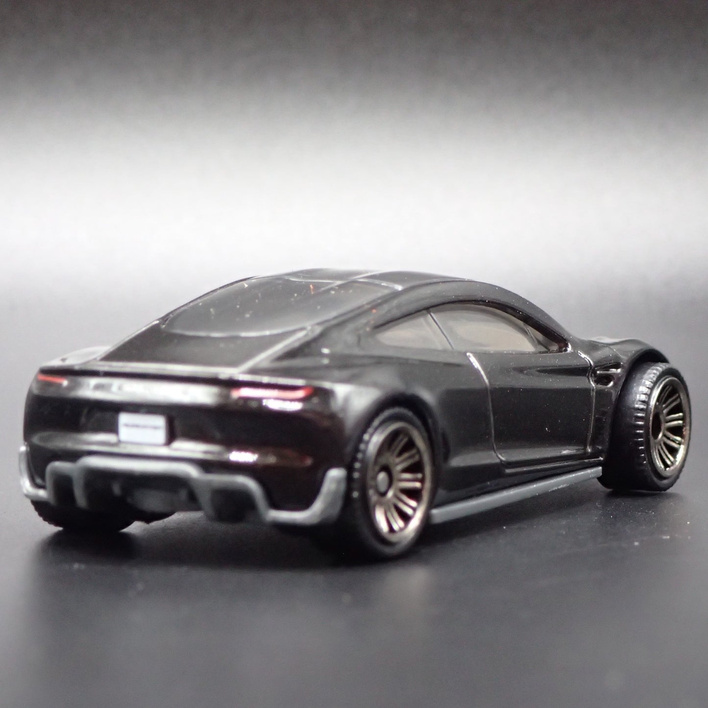 TESLA ROADSTER CONCEPT BLACK 1:64 SCALE COLLECTIBLE DIORAMA DIECAST MODEL CAR